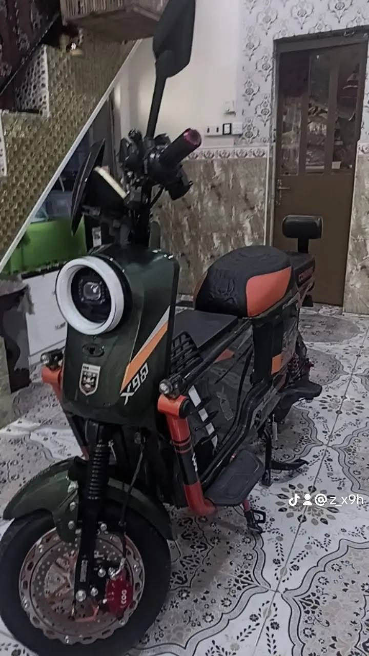 دراجة شحن x900 مكفوله لون زيتوني بعده جديدة ستخدام قليل كامل ملحقات 550 بيه مجال البصرة شط العرب ***********
