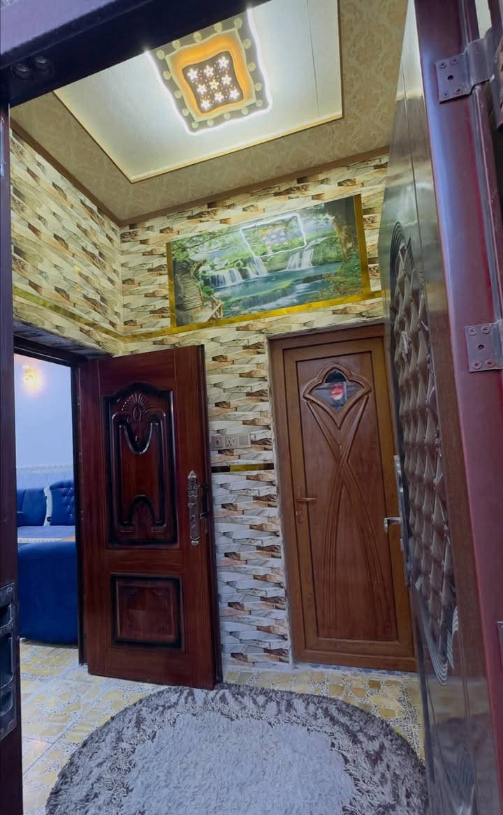 بيت للبيع في حي المكرمه بناء حديث درجه اولى كونكريت مسلح طابقين المساحه ١٤٣مترونص اربعة غرف نوم واستقبال وصالتين ومطبخ وحمام عدد ٣ للإستفسار والتوضيح الإتصال على الأرقام التاليه ***********
***********
***********
مكتب ابو علي التميمي للعقار في حي الوفاء بداية شارع المركز القديم
