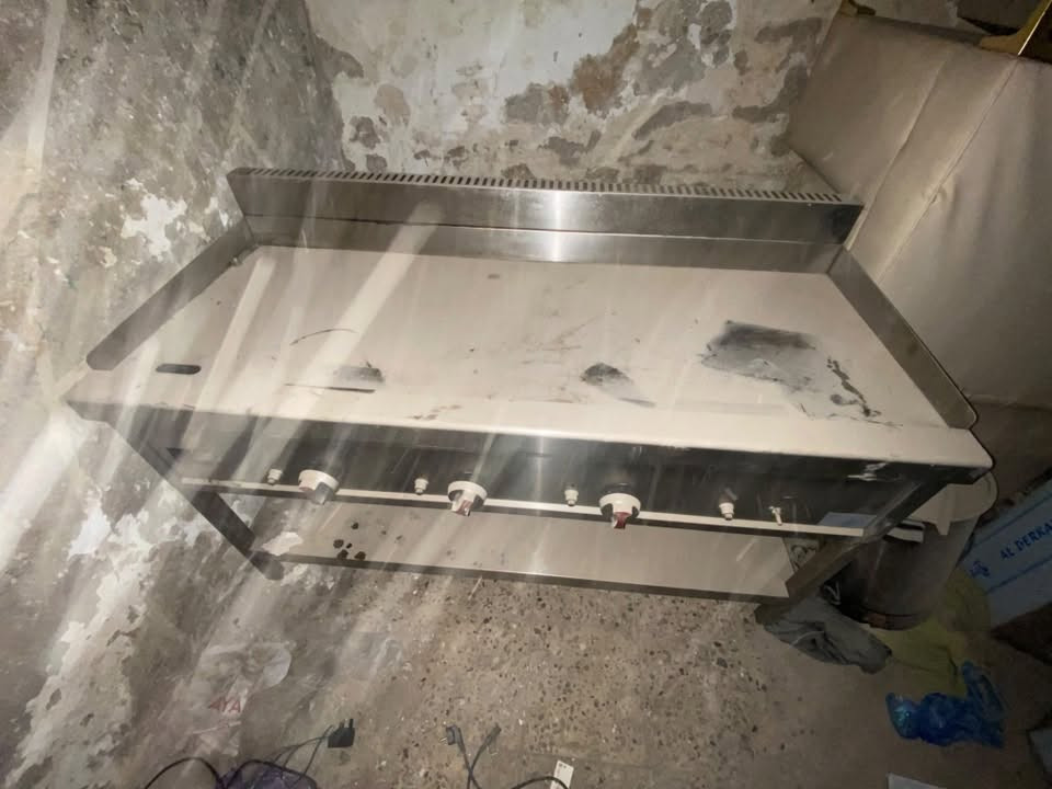 مستعمل نظيف اخو الجديد
كرل متر ونص الكبير 
السيراميك الثكيل 
ماموجود بلسوك كلش قليل 
اهل المصلحه يعرفون عل يانوعيه احجي وشنو قوته ومتانته 
كرل مال عمر تنسى تبدله 
نظيف كلش مبين من الصور بلرغم من تراب عليه وامبين نظيف 
ب٩٠٠ الف 
موجود واتساب فقط ***********
