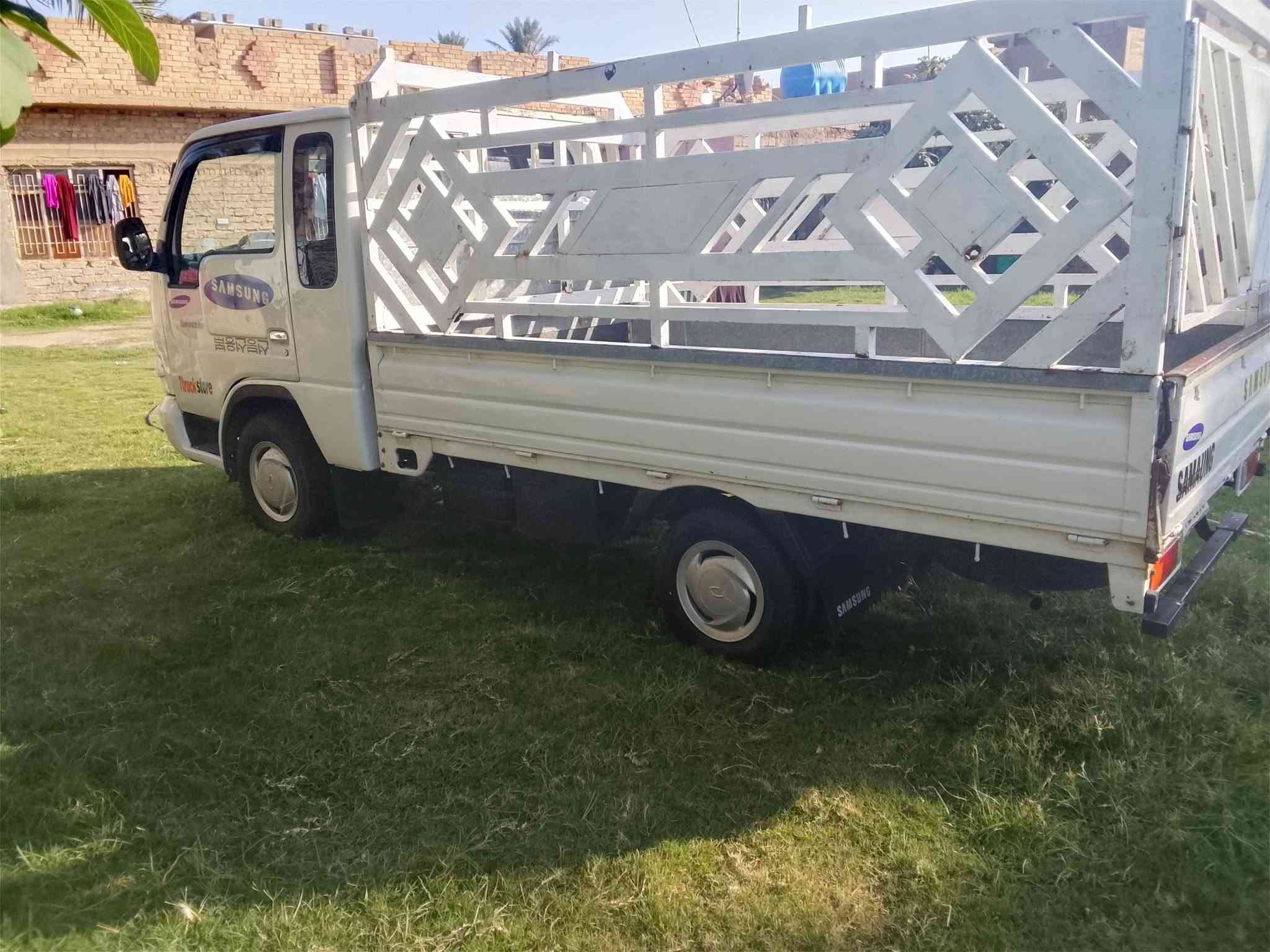 سومسوك موديل  2000
محرك وكير وشاصي جديد 
وتحويل  مباشر 
والسعر 55وبيه مجال 
***********
