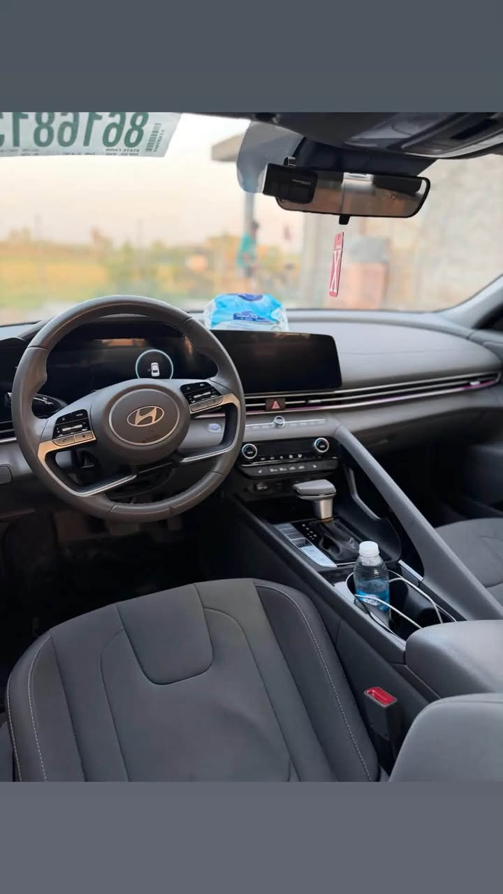 النترا ٢٠٢٤ امريكي مكينه ٢٠٠٠ دوش فول مواصفات واحد ☝️ على واحد حادث جاملغ امامي وقبق صندوق بدون صبغ وبدون دواخل بدون رقم السيارة السعر ١٥٠ وبيه مجال حك الجيه مكان السيارة بغداد الرضوانية رقم الهاتف *********** او مراسله على الماسنجر
