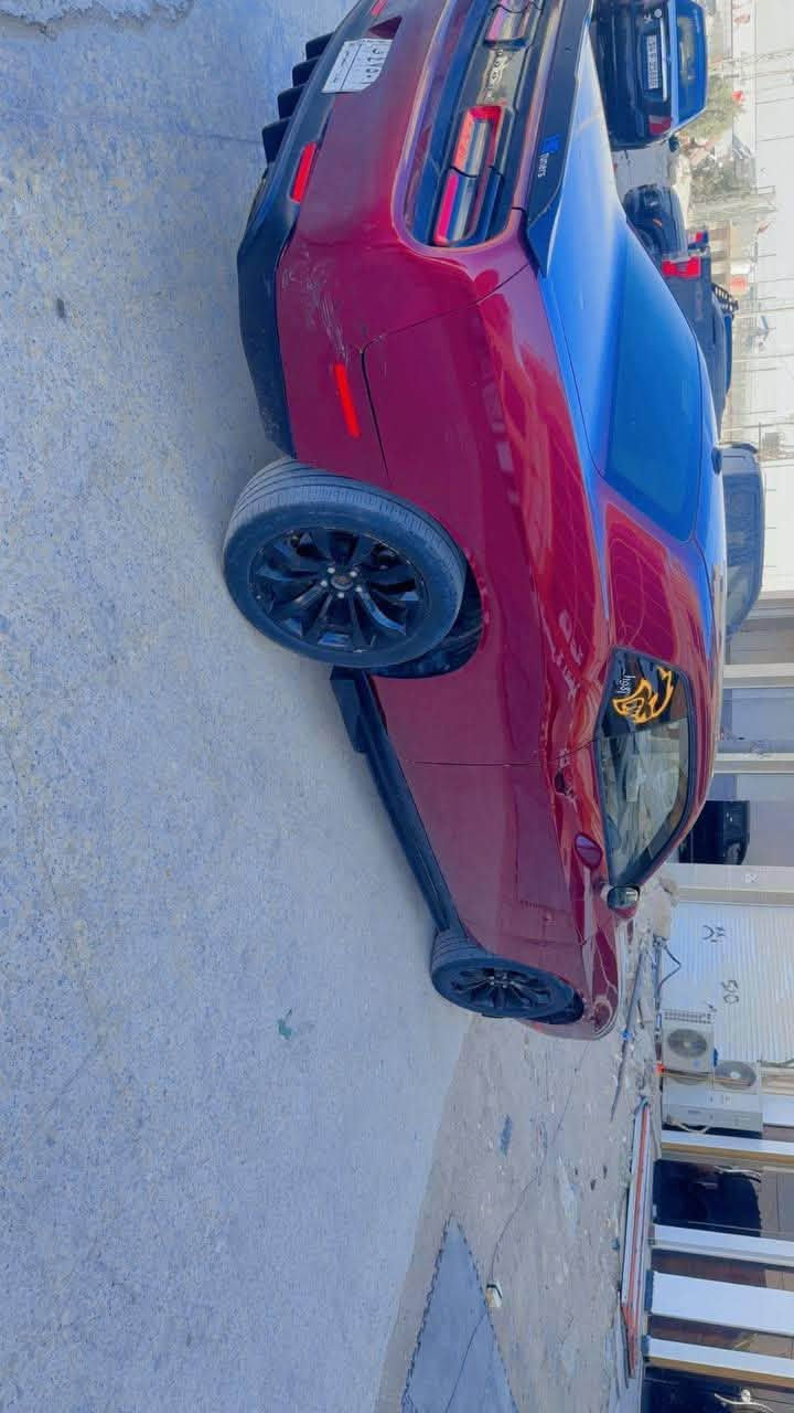 جالنجر 2018
V6
Sxt 
سياره جاهزه من كلشي تشغل وتطلع وين ما تريد 
مستعجل ع البيع كلش 
*********** خابرني وتدلل
