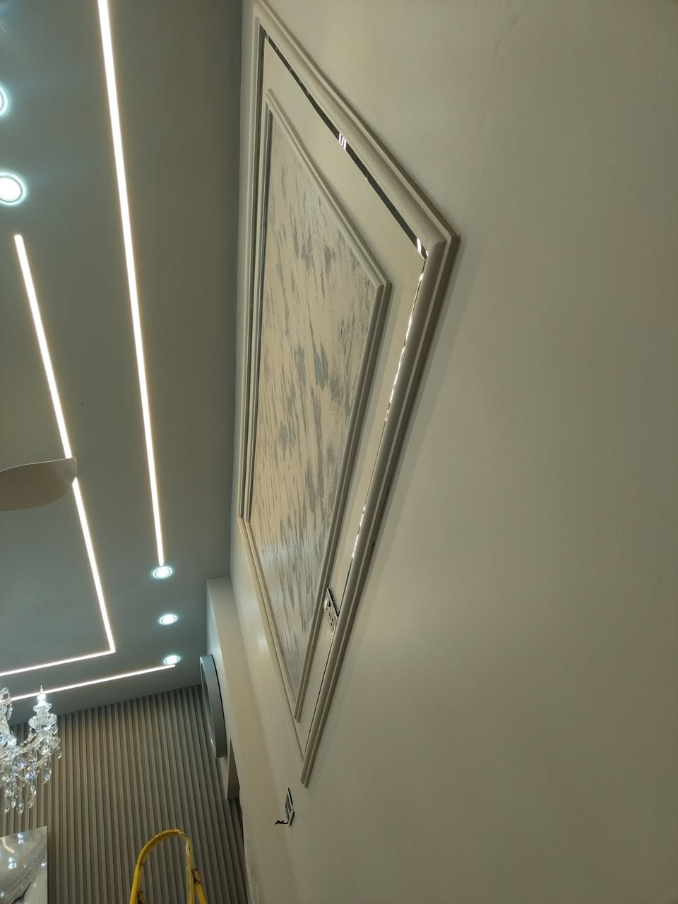 حوّل مساحتك إلى لوحة من الإبداع والجمال! ✨🏡

هل تحلم بديكور داخلي يعكس ذوقك ويمنحك الراحة والفخامة في كل زاوية؟ نحن نقدم لك تصاميم عصرية وكلاسيكية تضفي لمسة أنيقة على منزلك أو مكتبك!

✔️ تصاميم تناسب جميع الأذواق – من الفخامة الكلاسيكية إلى الحداثة العصرية
✔️ تنسيق ألوان راقٍ – يعكس أجواء الدفء والراحة
✔️ استغلال مثالي للمساحات – حلول إبداعية تناسب كل مساحة
✔️ تفاصيل أنيقة وجودة عالية – لأن الجمال يكمن في التفاصيل
✔️ أسعار تنافسية وخدمات متميزة – لجعل حلمك حقيقة بأفضل تكلفة

لا تتردد، اجعل مساحتك تحكي قصتك! 🎨✨
📩 تواصل معنا الآن على دايركت الصفحه او
على الواتساب ***********
***********
