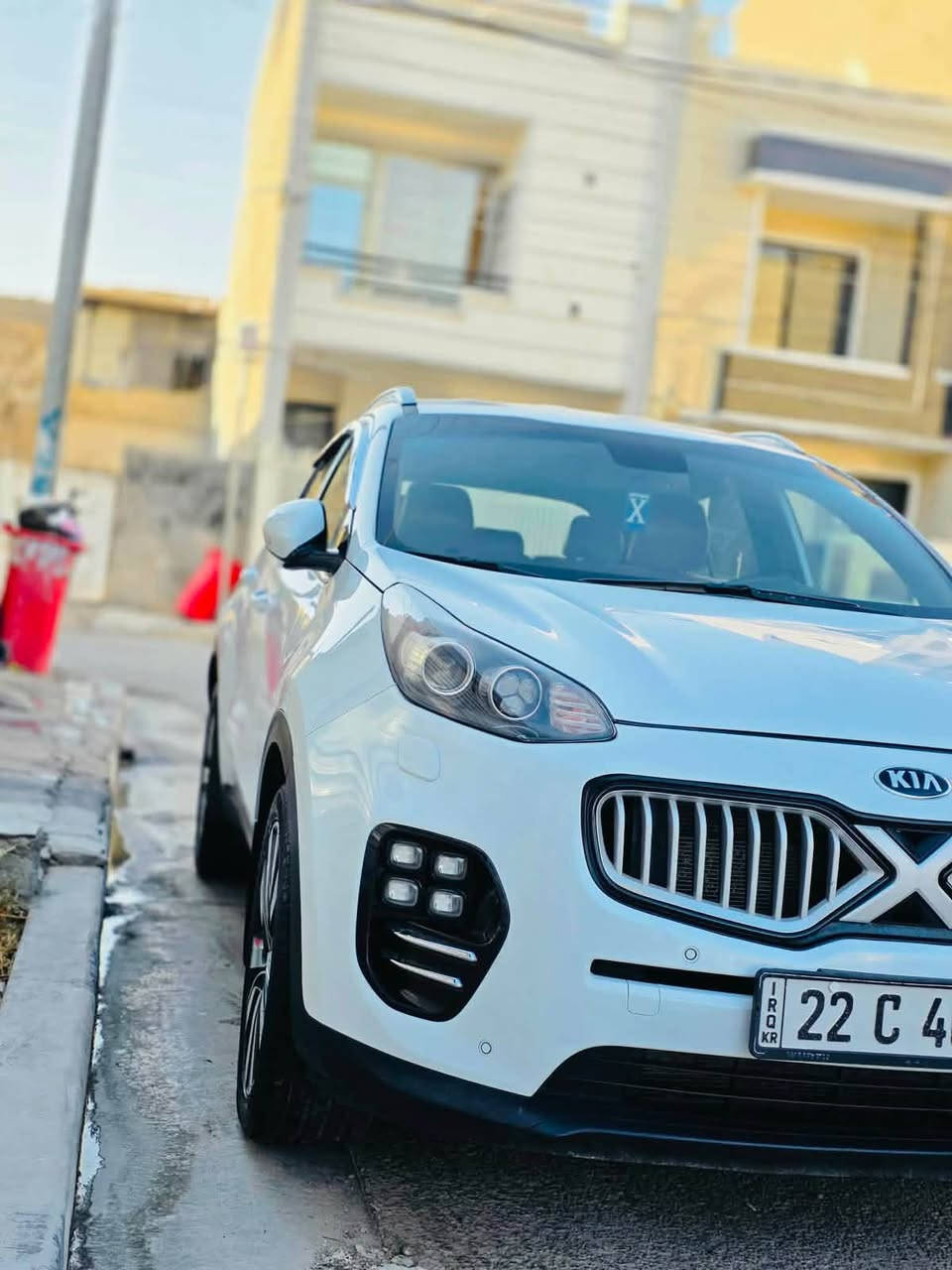 السلام عليكم سبورتج 17 خليجي مكفولة ما عدا اقل الأصبع تكحيل  شخط ماشية 109الف  محرك 2000 دوش نصف فول السعر 163 ورقه وبيه مجال رقم الهاتف ***********
