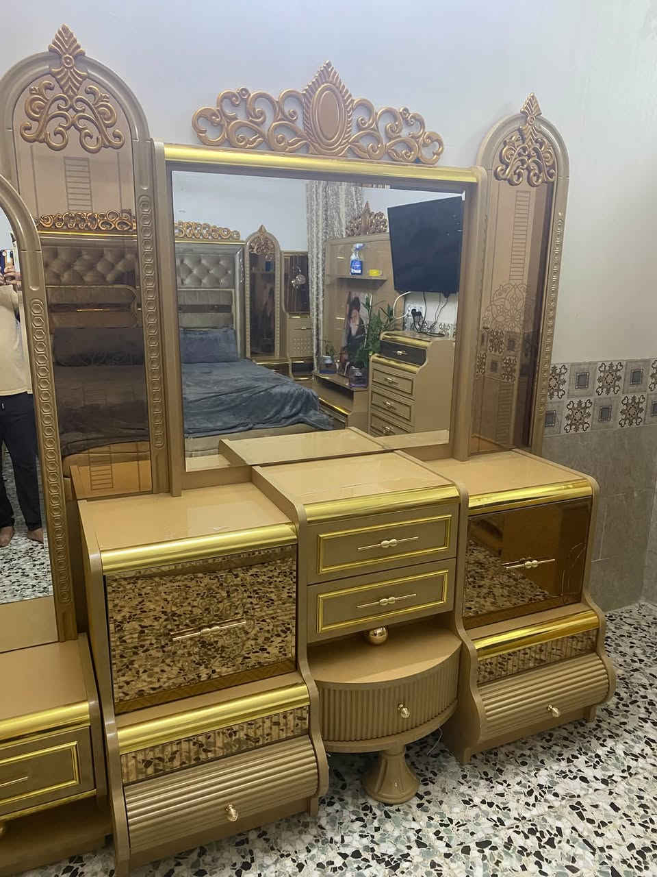 السلام عليكم مكان بغداد البلديات السعر خاص ***********
