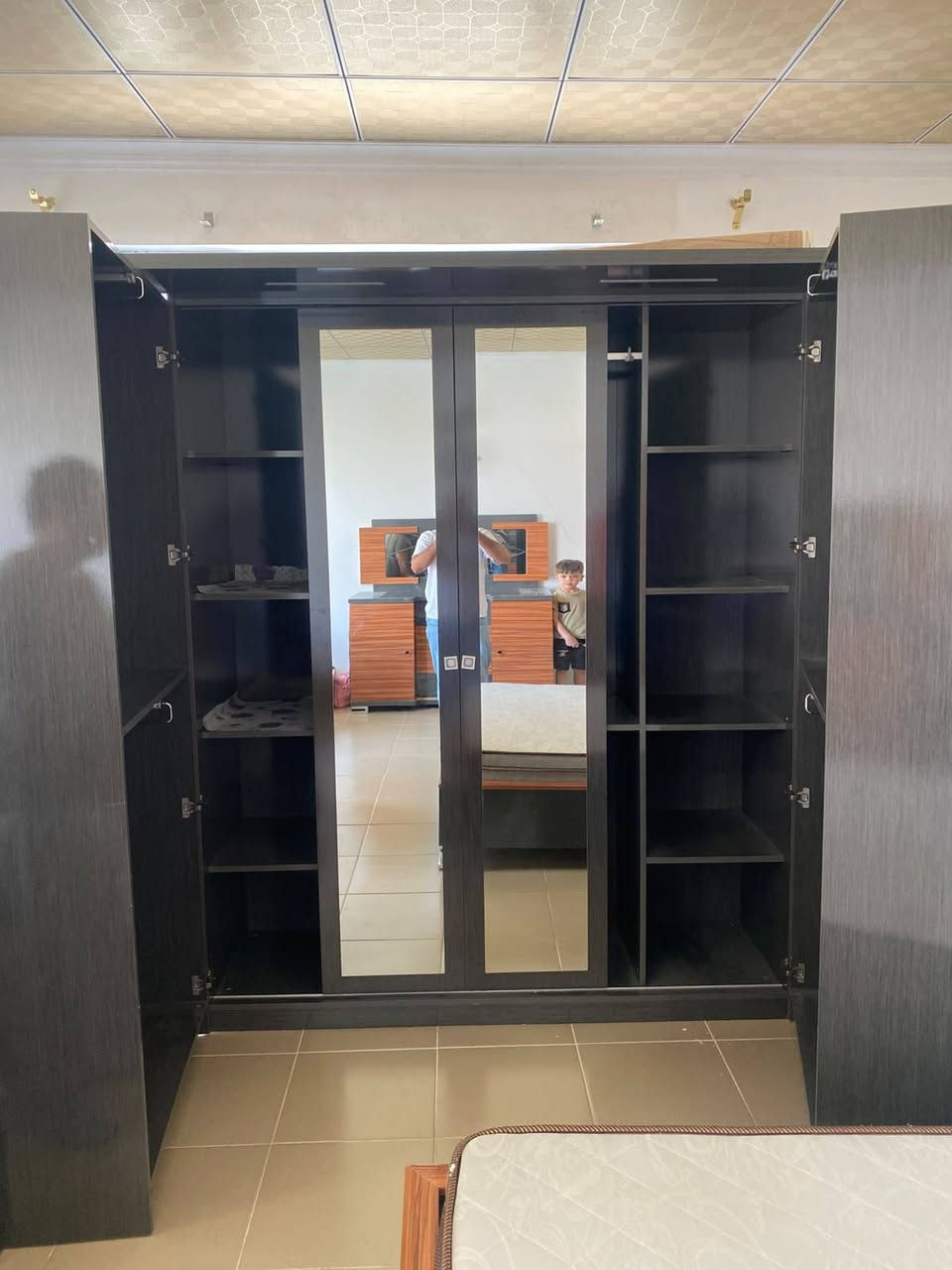 جديد معرض اربيل لبيع وشراء الاثاث 🛋
غرفه نوم ماركه Ipek
نسبة النضافه مية 💯
موديل مميز جداً اضائه للكنتور والكومديات😍
5 قطع+دوشك هديه+هديه مميزه مع الغرفه 🤍
السعر 650 الف الشد والنقل مجاناً 📍
متوفر توصيل اربيل وموصل 🚚
العنوان اربيل سايدين مجمع الزيتون قرب جسر الكورنيش
واتساب ***********
علما ان سعر الشراء 22 ورقه
