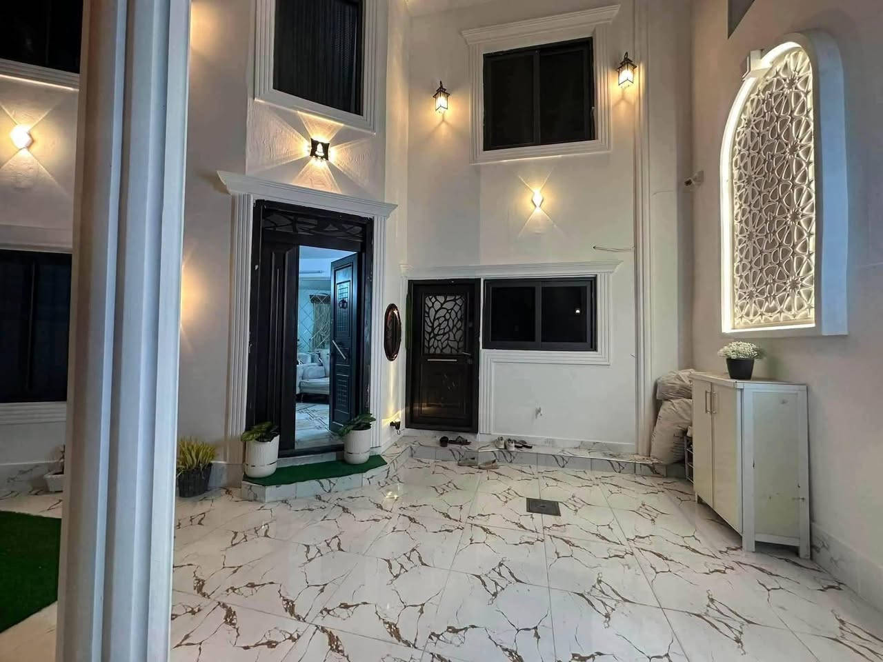 🔥 دار للبيع 200 متر طابقين يحتوي على 4 غرف نوم وعلمآ الكونتر ويا نضام الكامرات مجانآ مع الدار
والعقار طابو ملك صرف في منطقة مرغوبة وهادئة
في كركوك حي العسكري خلف جامع المعراج
السعر : 180 مليون وبي مجال 
***********
 سما كركوك للعقار والمقاولات
