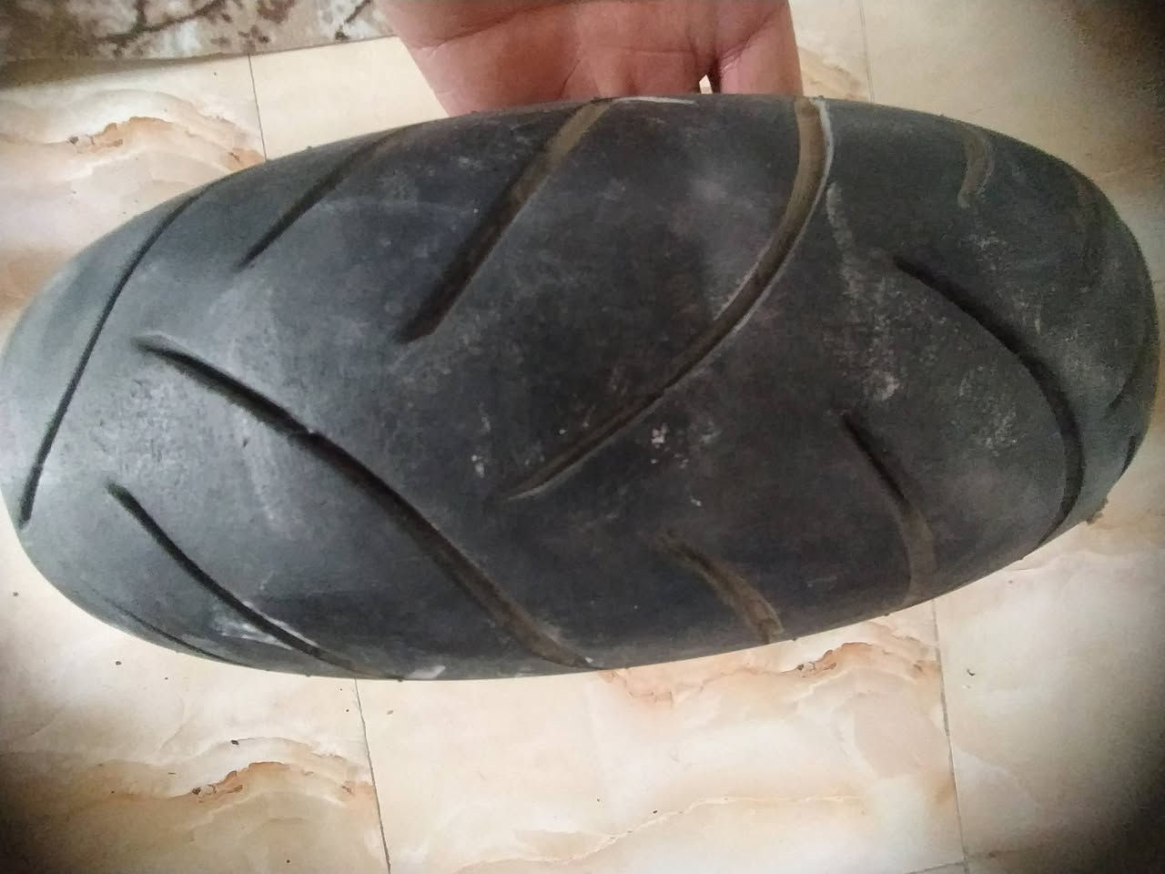 تاير اكزز خلفي شرط حاويه
***********
