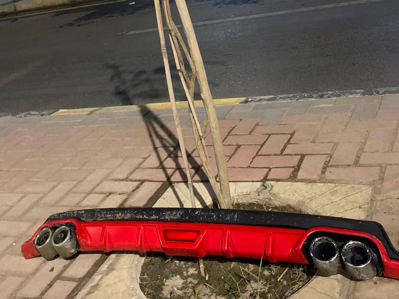 للبيع لحية خلفية
يعوزها غسل فقط 

سعرها 20 مكاني موصل ايسر 

رقمي ***********
