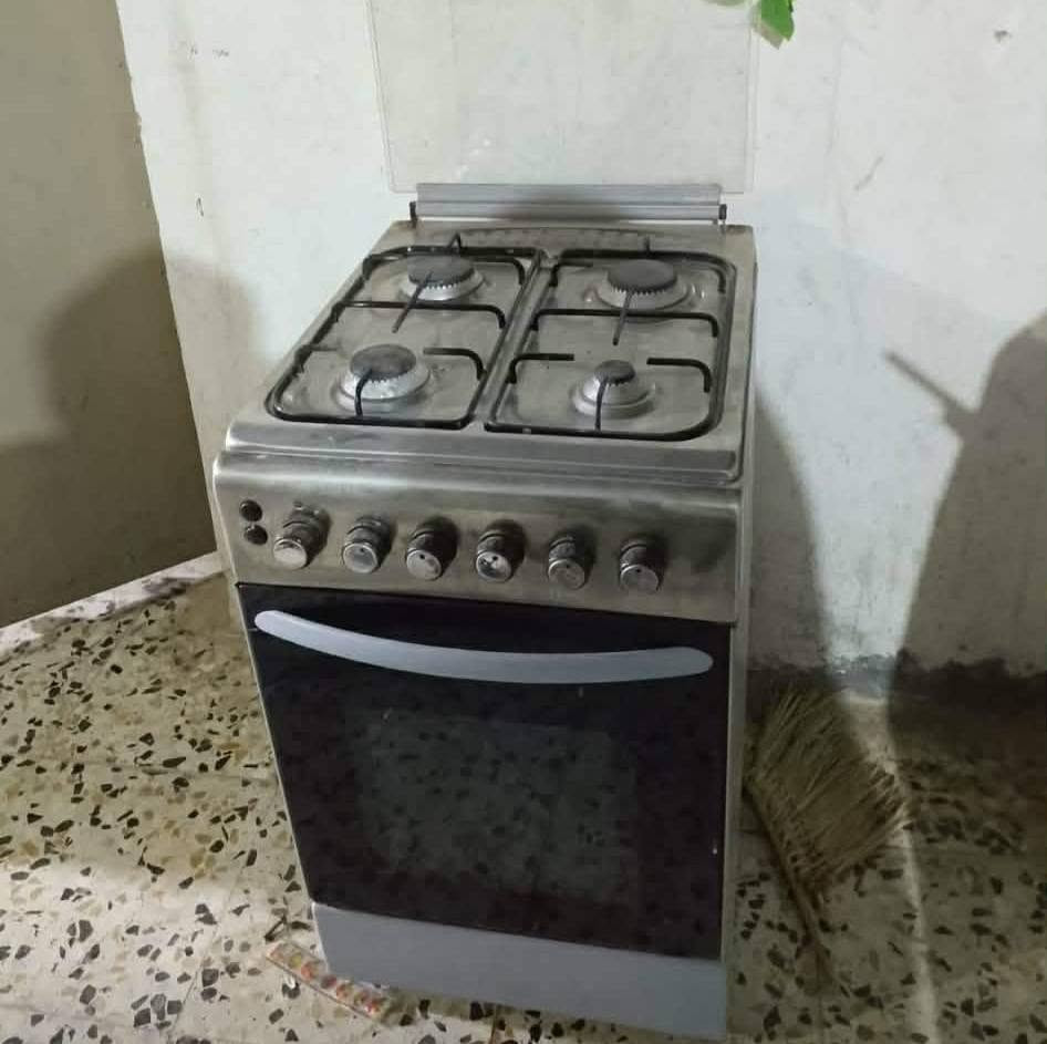 طباخ اربع عيون للبيع نضيف كلش نضافته واضحه بصوره وبعد احلئ العيون كلها شغاله الفرن شغال سعر 110 مكان قرب جامعة بابل ***********

نص مكتوب في الصور:
- HONOR X9b 108MP Ultra-Sensing Camera