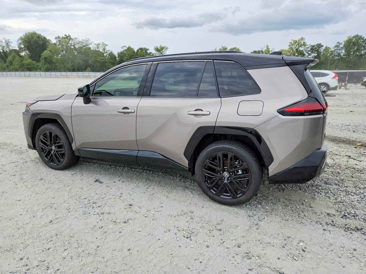 ✨ نشات للمزادات الامريكية ✨
تفاصيل المزاد :
🔹 تاريخ المزاد: 2026/9/30 الاربعاء
🔹 نوع السيارة: 2026 TOYOTA RAV4 XSE
🔹 السعر : حسب المزاد
🔹 الضرر: مرفق بصور تفصيلية 
🔹 المسافة:  11,948 mi
🔹حجم المحرك : 2.5L 4
6-9-6-8-1-8-6-6
🔹 خدماتنا:
◀ استيراد السيارات من كافة الولايات الأمريكية.
🚢 شحن سريع إلى الوجهات التالية:
ميناء أم قصر ⚓
ميناء جبل علي 🚚
ميناء مرسين 
إقليم كردستان (من الإمارات) 📦
🤝 توفير وكيل خاص لتعقيب معاملات السيارات الحرة والمعوقين.
◀شراء قطع غيار من دبي 
🚘تصليح سيارات في دبي 
🚘عرض سيارات الزبائن 
📊 أسعار تنافسية تشمل النقل الداخلي والبحري.
📍 الموقع:
كركوك- شارع قدس فرع ماركت روما 🏢
🔹 للمزايدة على السيارات:
👀 يمكنكم زيارة المكتب للاطلاع على السيارات المتوفرة.
📝 نوفر كشفًا تفصيليًا للسيارات المتضررة يشمل تقريرًا كاملًا وصورًا، متاح للاطلاع في مقر الشركة.
⏰ أوقات العمل:
يوميًا من 4 عصرًا إلى 12 منتصف الليل.
❌ عطلة المزاد: يومي السبت والأحد.
📞 للتواصل:
📱كركوك  : *********** 
📱كركوك  : ***********
TikTok: https://www.tiktok.com/@nashat_cars?_t=ZS-8t0UWWlL5JS&_r=1
🌟 نتشرف بخدمتكم وزيارتكم

نص مكتوب في الصور:
- 65951866
- 69681866