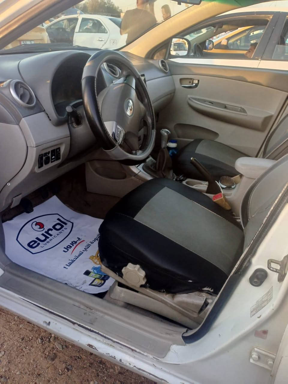 السلام عليكم من رخصتكم بي واي دي (BYD) موديل 2013 خصوصي نظيفة ومرتبه سعر ٤٥ بيها مجال  للتواصل ***********
