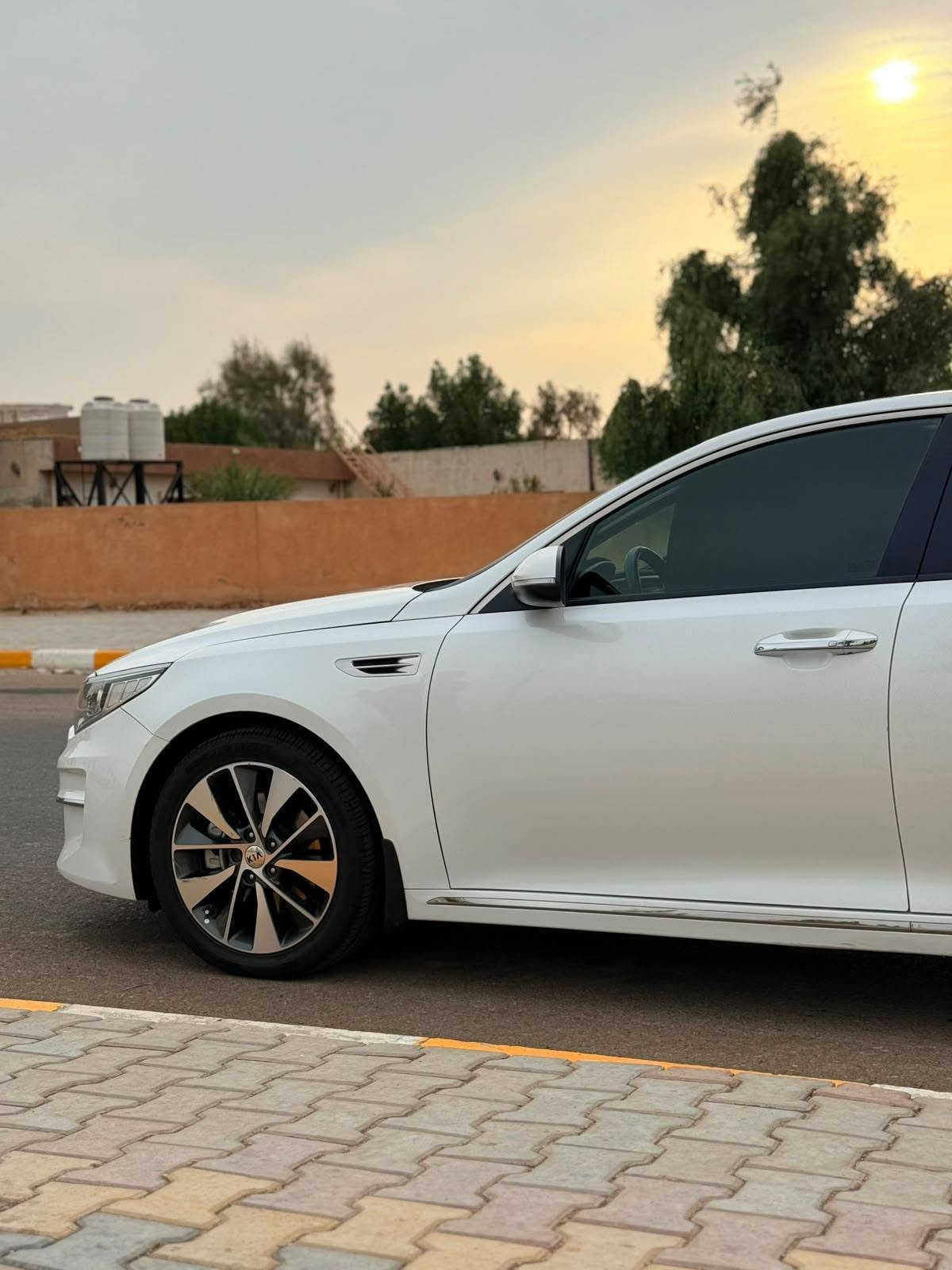 سلام عليكم
كيا اوبتما 
رقم بغداد باسمي تحويل مباشر نكليزي 
2017 الشركه الدوليه
فول مراصفات 
2400 دوش المرغوب
بصمه 
كشن جلد 
حساس امامي خلفي 
لد امامي خلفي
كشن خزن ميموري كهرباء
مري قلاب 
تبريد خلفي
سستم صوت الباين دمام خلفي
تحكم ستيرن 
كامره دوار 
تخم تاير جديد 
صدر كارتون 
كفاله عامه شرط 
حساس جوانب 
كوت قضاء الحي 
***********
