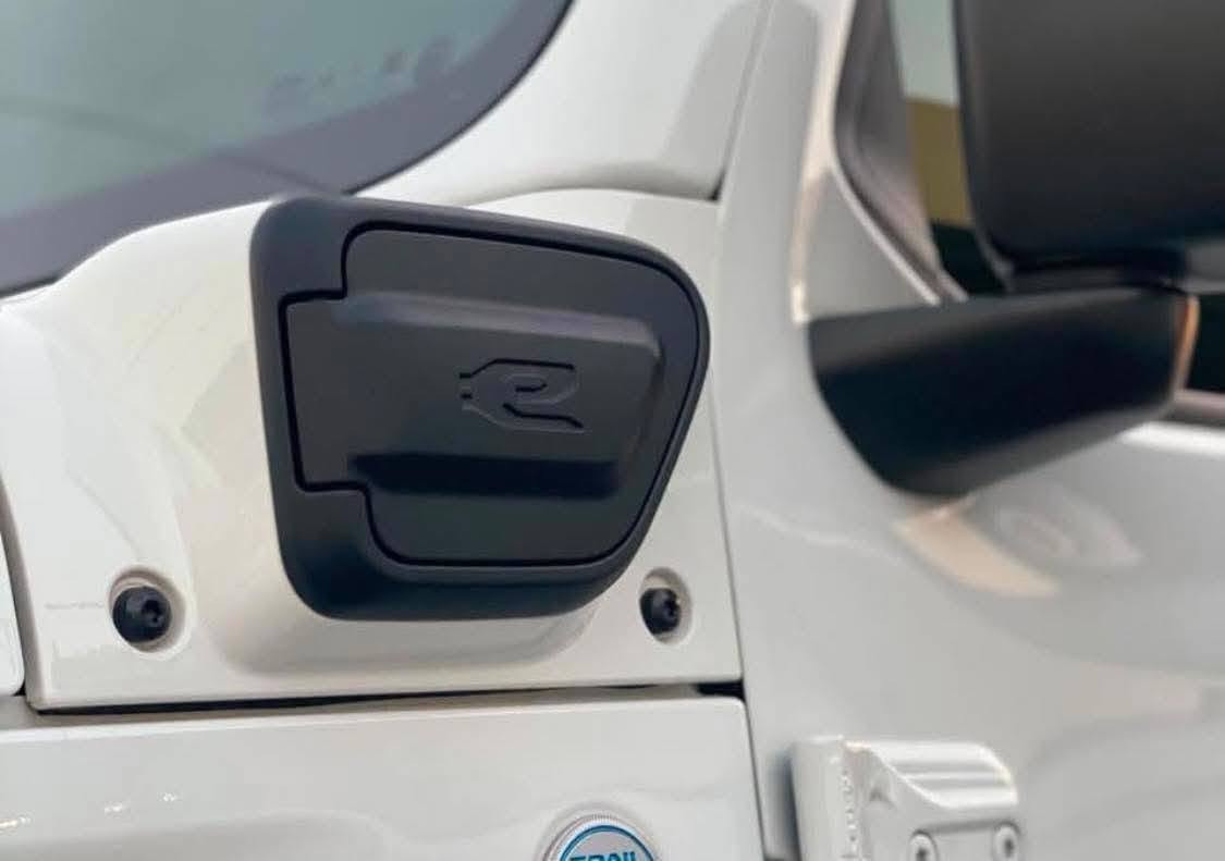 جيب رانجلر صحارى 4XE موديل 2024

ال💎ـسعر🟥:: رد تلقائي📮

هايبرد كهرباء + بنزين Plug-in Hybrid
دفع رباعي 4X4
ماشية 15,000 ميل

المواصفات: محرك 2.0 تيربو + محركات كهربائية
بطارية هايبرد قابلة للشحن الخارجي
قيادة كهربائية
نظام دفع رباعي 4X4
شاشة لمس
Apple CarPlay وAndroid Auto

للتواصل ***********
