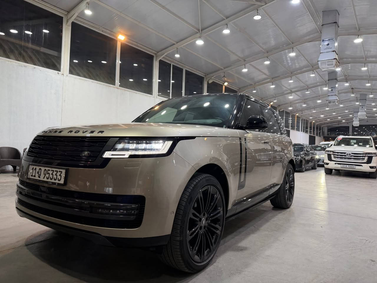 RANGE ROVER 2025 🇬🇧P400 V6 
رانج روفر 2025 🇬🇧 p400 V6 
ضمان وكالة سردار ✅
تغليف كامل المركبة ppf 
كفالة عامة 
عداد المسافة المقطوعة 14000 k/m 

📍بغداد شركة ابو ظبي چكوك قرب بوابة الكاظمية 

***********

*********** 📞
