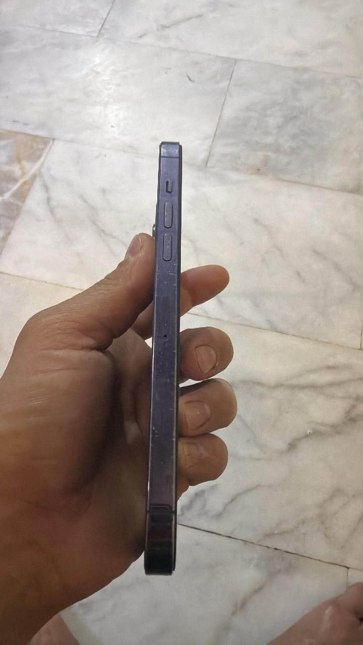 ١٤
برو ماكس
مبدل شاشه وبيها نقطه مو واضحه
مبدل ضهر وبطاريه والدكمة القفل عطلانه والسماعة الداخلية الاتصال
الجهاز شغال وكامل للبيع او مراوس
ذاكره ٢٥٦ 
بطاريه ١٠٠
***********
