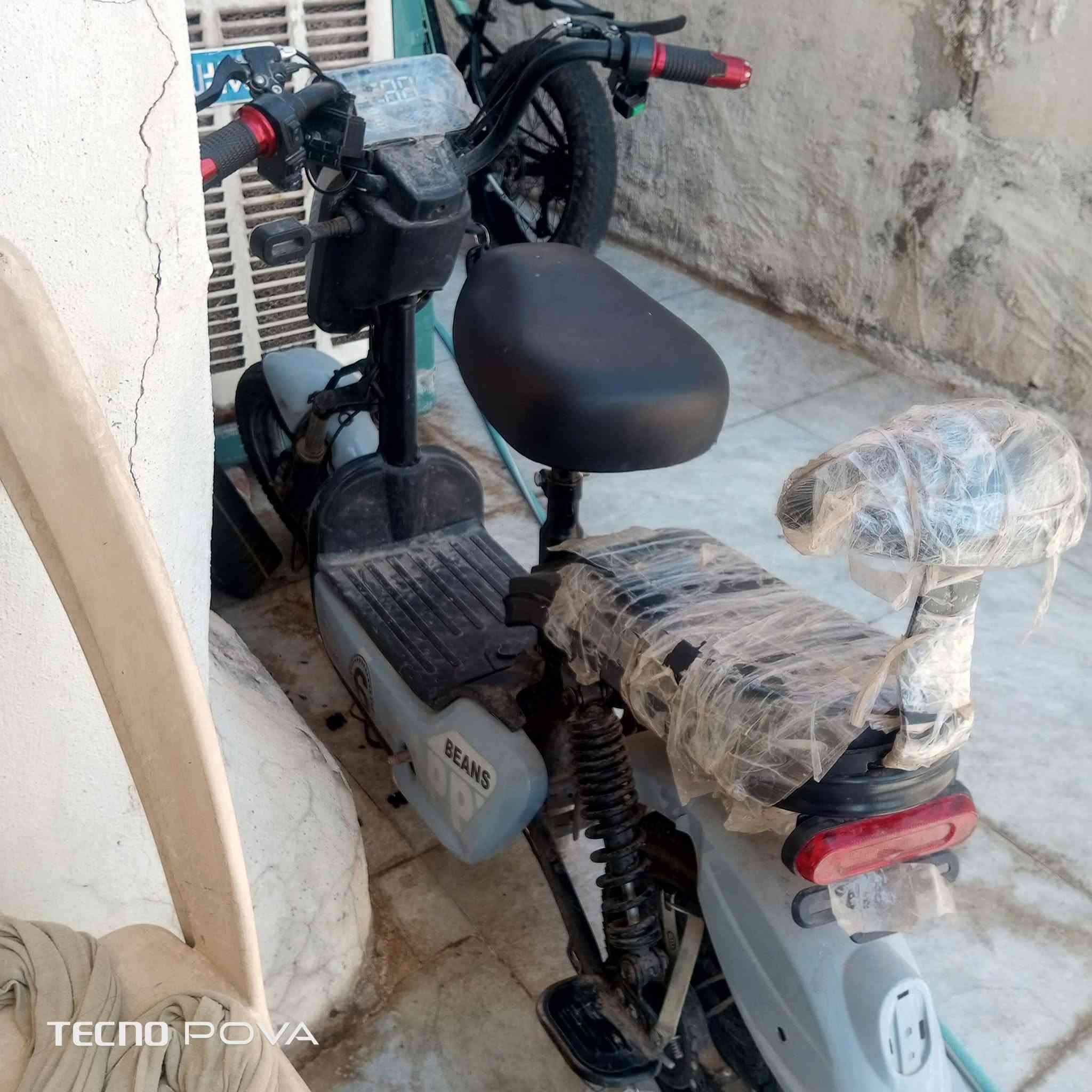 ماطور شحن للبيع بس يحتاج باطاريات السعر 50 والشري يخابرني ***********
