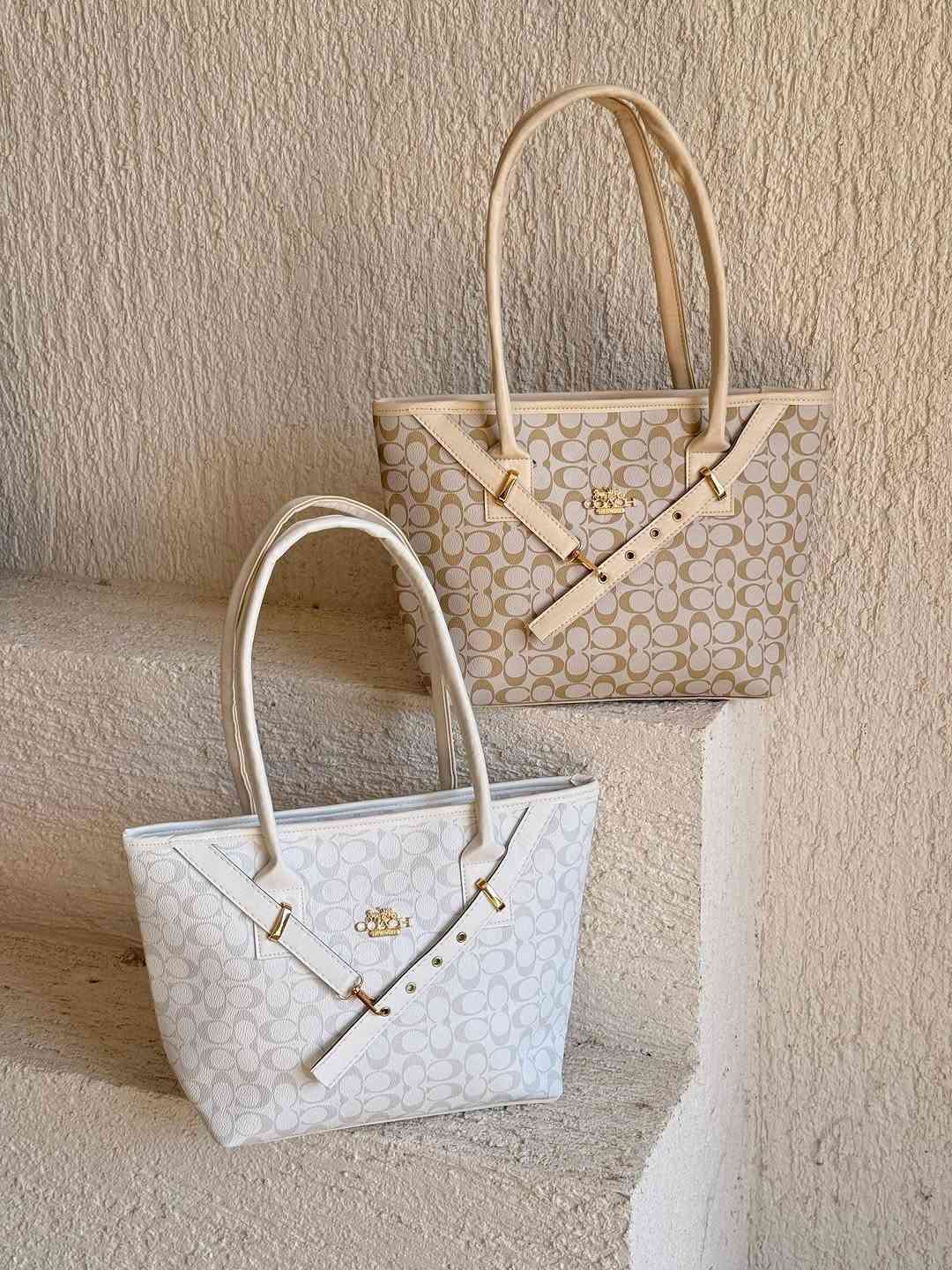 ⁨	✨ ماشا للاحذيه و الحقائب ✨ 

عرض 38cm
ارتفاع 24cm
القاعده 10cm

ماشا للاحذيه و الحقائب 
الديوانيه عفك سوق الجمعه الاول

متوفر توصيل محافضات 
توصيل مجاني داخل عفك 

للحجز دايركت 💌

.
#اكسبلور #عروض #العراق #ماشا_للأحذيه_والحقائب #جاي_من_اكسبلور⁩

نص مكتوب في الصور:
- الوردى نفذ
- ١٠ الف
