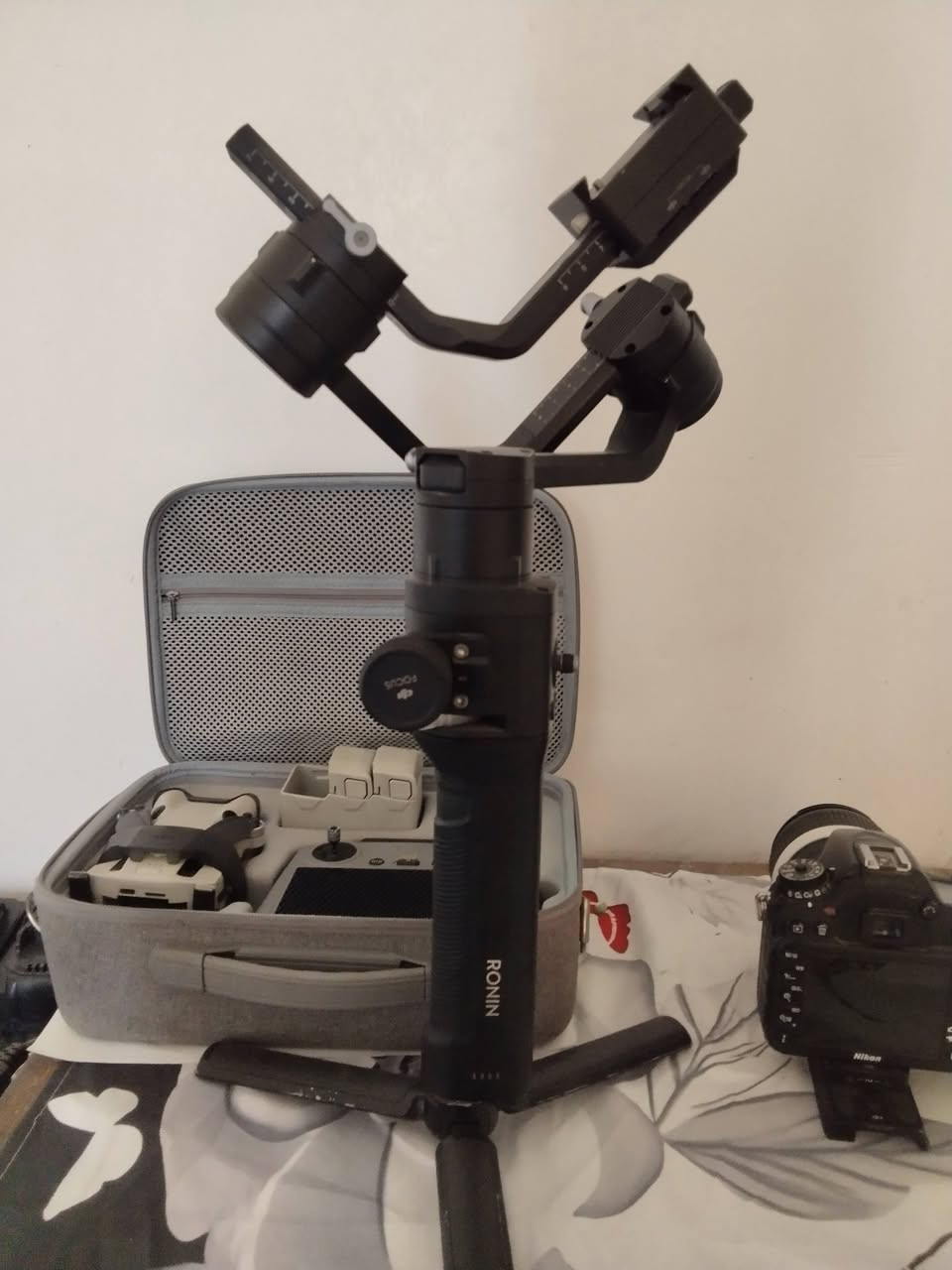 سلام عليكم من رخصت ال  admin     شباب عندي درون dji mni 4pro كامل ملحقات فقط نقص بطاري وحده مستخدمه استخدام قليل  ..  و كامره نيكونd7100  و رونن. s كلهن مستخدمات استخدام قليل يعني  للبيع كلهن
 هاذه وتسابي عندي توصيل فقط بابل ***********
