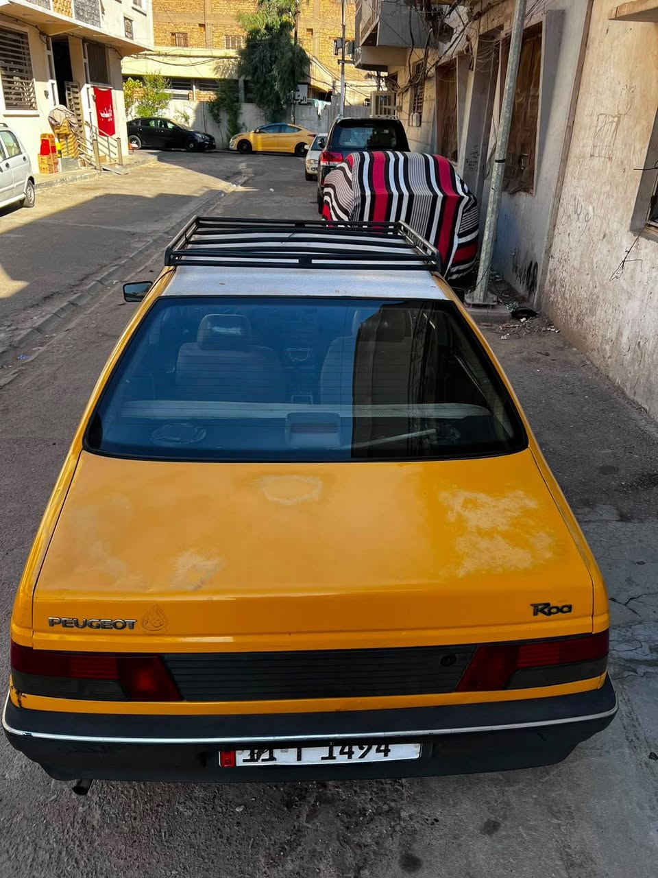 السلام عليكم بيجو مديل ٢٠٠٩ 
سياره خير من الله كير ومكينه وحداديه
وصدر
مبدل بيها بنيد وجاملغ بدون أي ظرر
سياره رقم جديد مصفره هيئه وغرامات تحويل ثاني يوم
السعر ٢٣بيها مجال بسيط
الرقم ***********
العنوان حي القاهره
