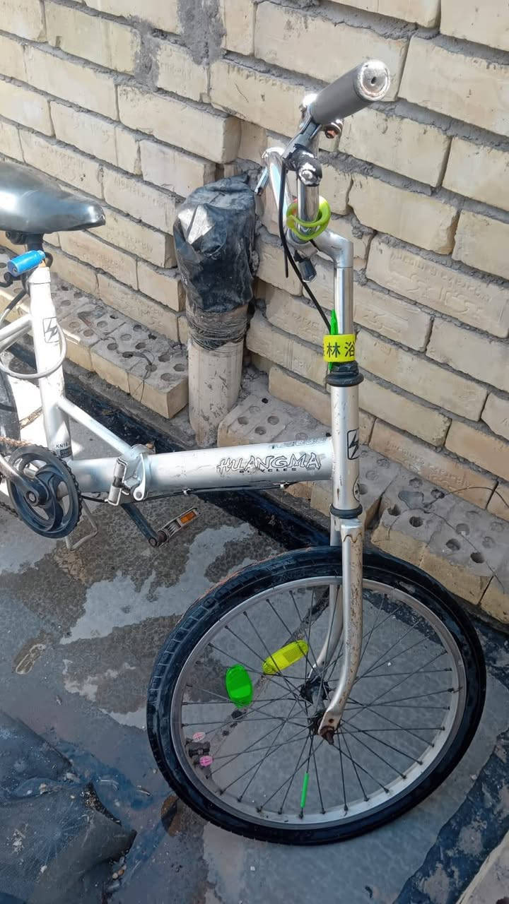 السلام عليكم من رخصة ابو لكروب المحترم كيزر نضيف جدا وجديد مع الهيتر جيب وشد لسعر ٥٠ الف ولباسيكل ايضن نضيف بس تاير نازل لسعر ٢٥ الف العبيدي الرئاسة شارع ٢٠ الزراعي ***********

