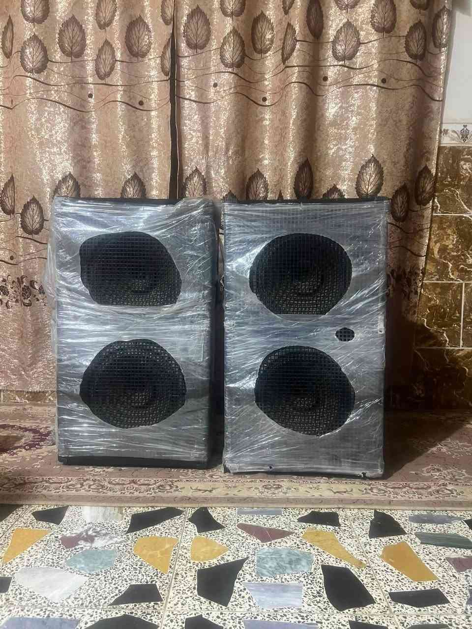 زوج سماعات 12/12 وجهاز خطين للبيع خاص مفتوح 
للستفسار اكثر تصل ***********
