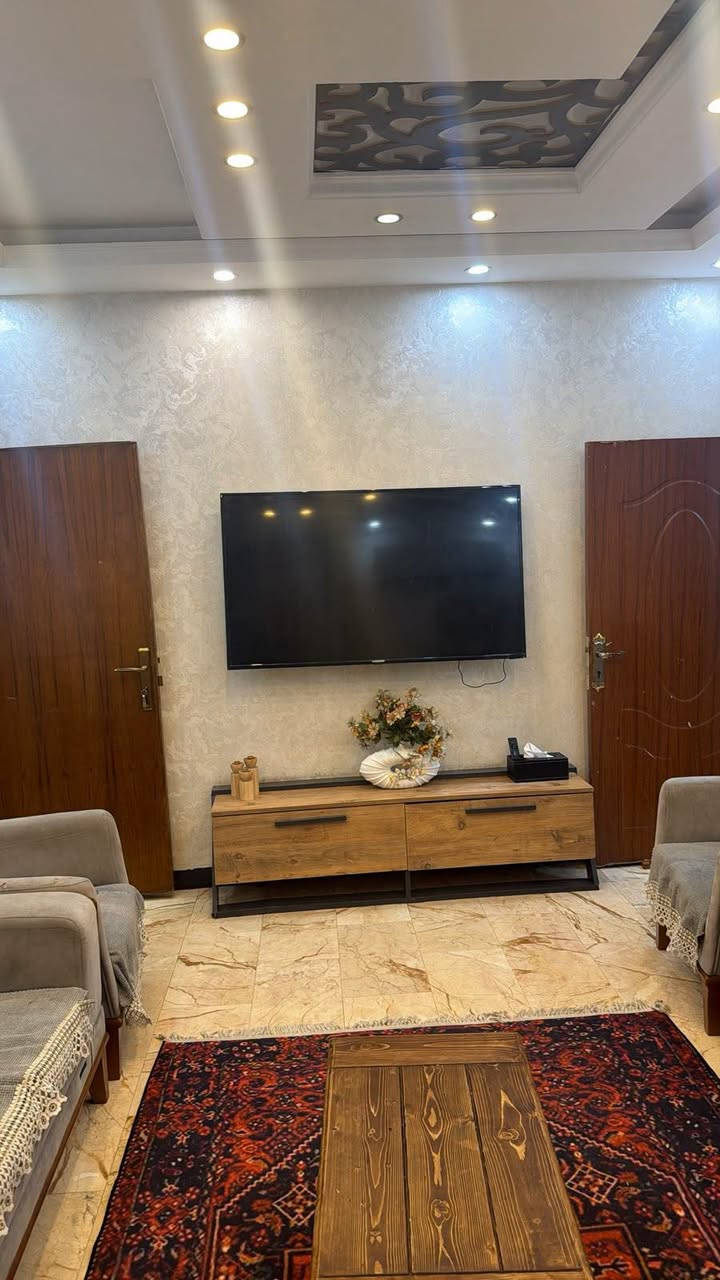 🏡 للبيع دار سكني في بغداد – الغزالية / بداية شارع الضغط
📍 الموقع: الغزالية – بداية شارع الضغط – محلة 673.

📐 المساحة: 120 متر مربع.

🏠 الواجهة: 6 متر.

📏 النزال: 20 متر.

تفاصيل الدار:

- 🚗 مساحة الكراج: 6 × 6 متر.
- 🛋️ مساحة غرفة الضيوف: 5 × 5 متر.
- 🏠 مساحة الهول: 4 × 5 متر.
- 🚿 يحتوي الدار على حمام.
- 🍽️ يحتوي الدار على مطبخ.

الطابق العلوي:

- 🛏️ غرفة بمساحة 6 × 4 متر.
- 🏗️ أمام الغرفة توجد مساحة تكفي لبناء غرفتين إضافيتين.

📞 للاستفسار والاتصال:
***********
