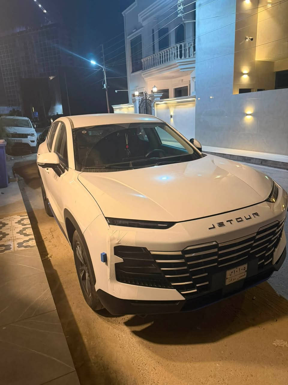 � للبيع جيتور داشينج Comfort موديل 2026 🔥
🚘 المواصفات:

• محرك 1.5 تيربو 4 سلندر

• قوة 156 حصان

• قير 6 سرعات DCT دبل كلتش

• دفع أمامي

• جنوط 19 إنچ

• فتحة سقف بانوراما

• داخلية جلد

• شاشة 12.8 إنچ

• شاشة عدادات رقمية

• كاميرا 360°

• حساسات خلفية

• صندوق كهربائي

• تشغيل عن بُعد

• مفتاح ذكي وبصمة

• أنوار LED

• مرايا طي كهربائي وتسخين

• شحن لاسلكي

• مثبت سرعة

• مكيف إلكتروني وفتحات خلفية

• مقاعد أمامية كهربائية

• تدفئة وتبريد للمقاعد

• فرامل يد كهربائية

• أنظمة قيادة Economy وSport

• أنظمة أمان ومراقبة النقطة العمياء

🔥 الممشى تقريباً8000 كم فقط

السيارة شبه جديدة ونظيفة جداً واستخدام شخصي ومحافظ عليها بشكل ممتاز

لا تحتاج أي شي وجاهزة للفحص بأي مكان يختاره المشتري

💎 لون أبيض مميز

📍 الموقع:بغداد

💰 السعر 21 مليون وبيهه مجال
***********
