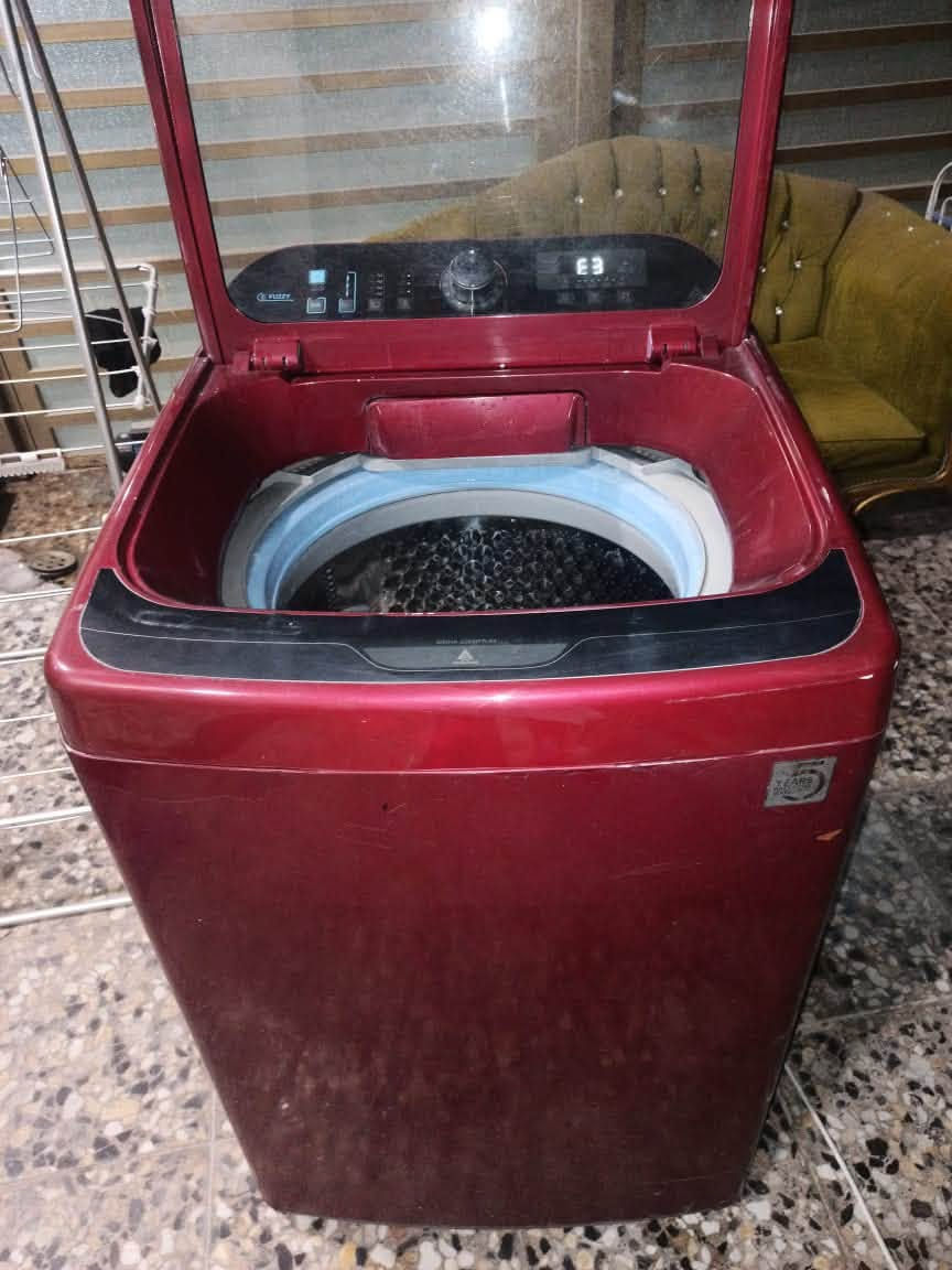 غسالة حافظ فول اوتماتيك حجم عائلي 20 كيلو
باب هيدروليك
تغسل بطانيات نظيفه جدا 
على فحص بلادي
السعر 250 الف 
يوجد توصيل كرخ ورصافه
رقم الاستفسار  ***********
متوفر واتساب

Ssssss
