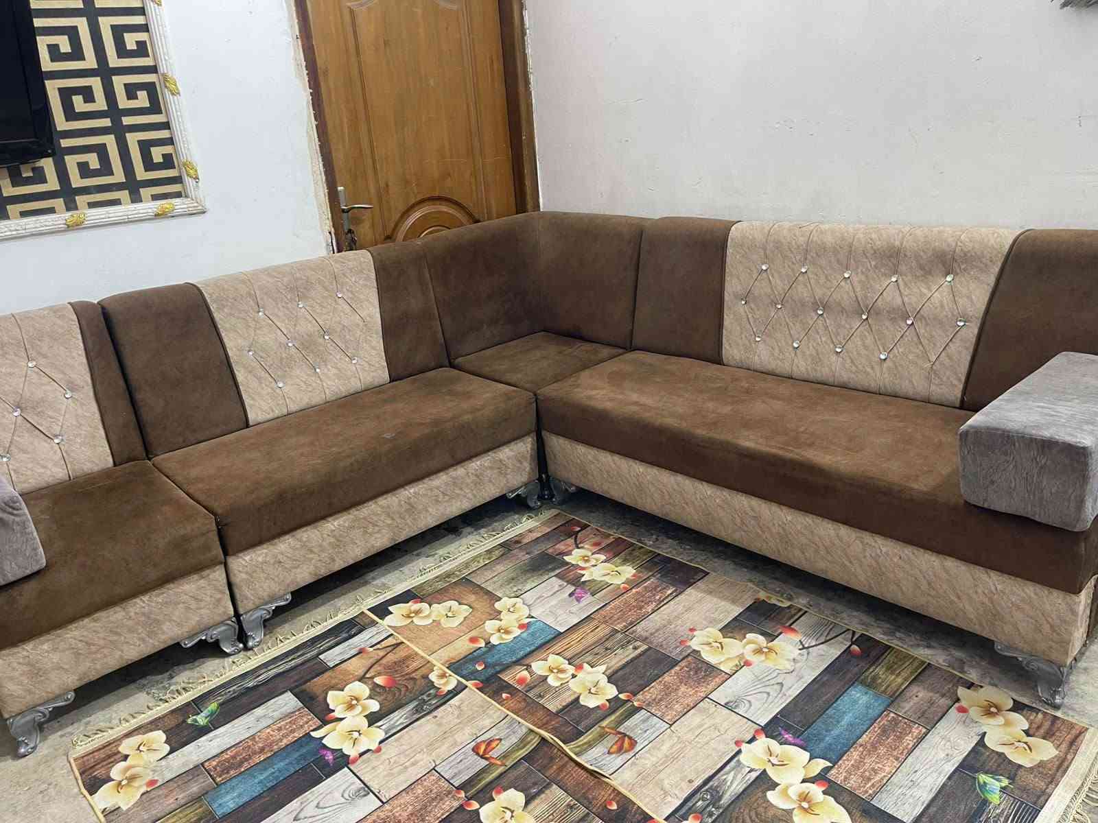 تخم تسكام ١٠ مقاعد نظيف جدا ب٣٤٥
ديوان ٧ مقاعد ب١٢٥
بابل. المسيب حي المعلمين٣ طريق سيد ابراهيم بعد السكه بكيلوين تقريبا بعد اسلاك الضغط العالي ب٢٠٠م 
بيت على جهة اليمنى
***********
يرجى الاتصال قبل المجيء
