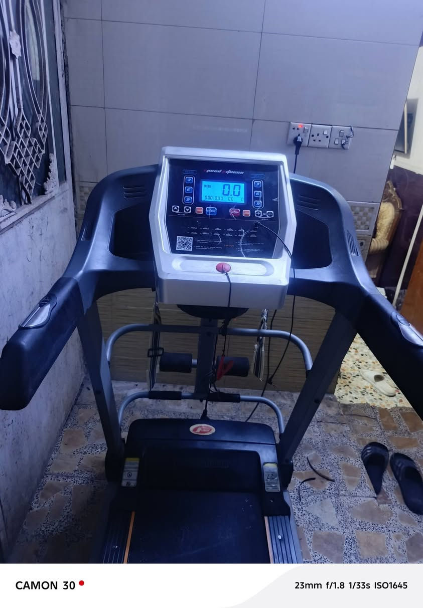 جهاز جري جبلي النوع (سبيد فتنس) عدد السرع ( 16) والجبلي 15  يتحمل وزن 160  ال س ع ر  200 وبي مجال مكاني بغداد مدينة الصدر وهذا رقمي ***********
