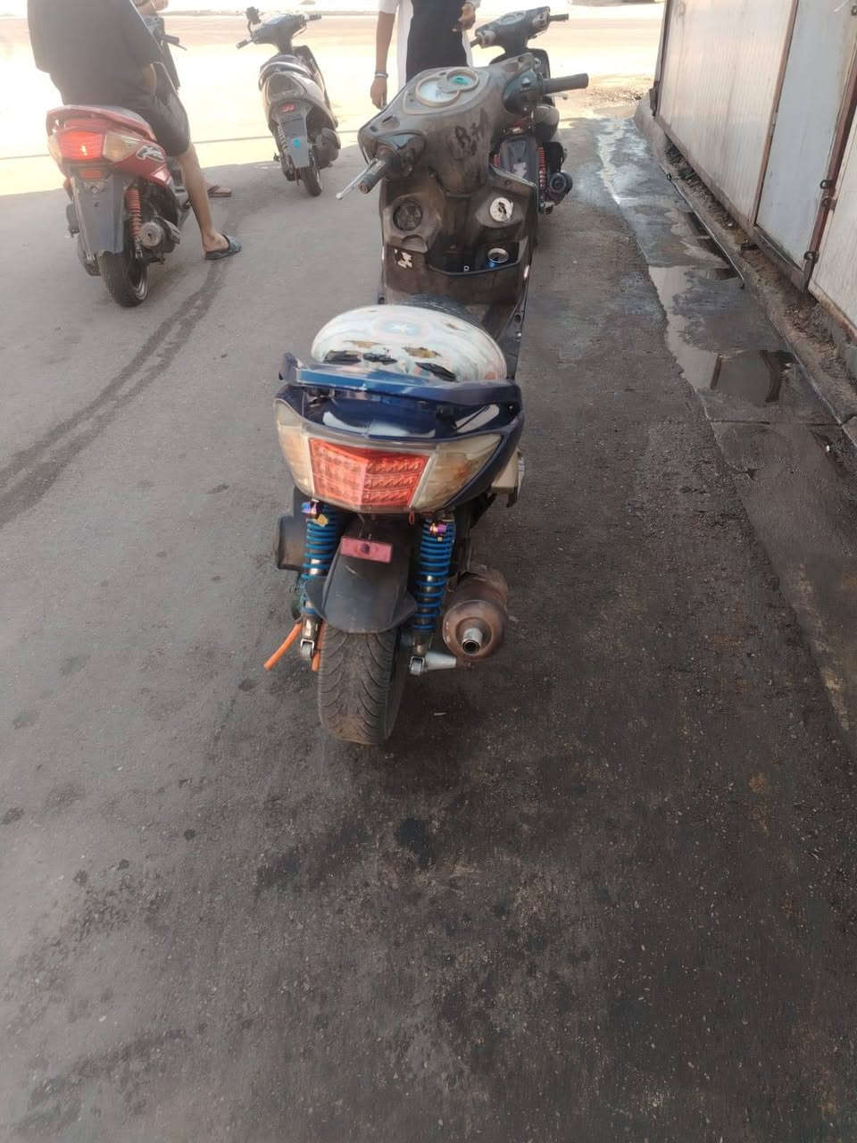 سلام عليكم سكنس فحل بيهه ككور مشيف وكلجات رياضي وصالنصه وبيهه خمده لدراجه فيت بم لو نول رايدهه ٤٥٠ او مراوس بيراني  ***********
