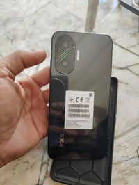 بوكو F7 • ٥١٢ جيجابايت • رام ١٢ جيجابايت