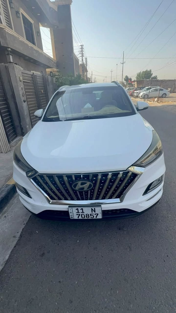 سلام عليكم توسان2020 خليجي  رقم بغداد الدولي مواصفات 1/1 بصمه

تحكم ستيرن 

شاشه بلاديه 

شاحن وايرلس

تبريد قطعتين

ثلاجه بلجكمجه 

انضمه قياده 

كشنات كهرباء 

كامره خلفيه 

حساس امامي خلفي 

مري شفط اشاره بلمري 

سبير منازل كتلوك بيها 

لايت خمس عدسات دوار 

لد امامي نهاري 

برده خلفيه بلاديه 

ويل حجم 18 بلادي

بيها مكانين بارد فقط 
ماشيه ١٥٦ك

***********

