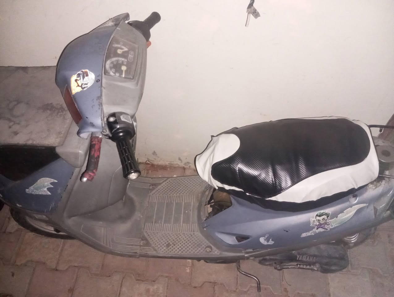 سلام عليكم  مأطور ياماها. محرك مضبوط اي عيب ما بي نشط  دبيه دهن شغال مأطور نضيف   كدام العين السهر ٣٠٠وبي مجال بسيط الشراي يجي وتساب علا هاذا الرقم ***********
