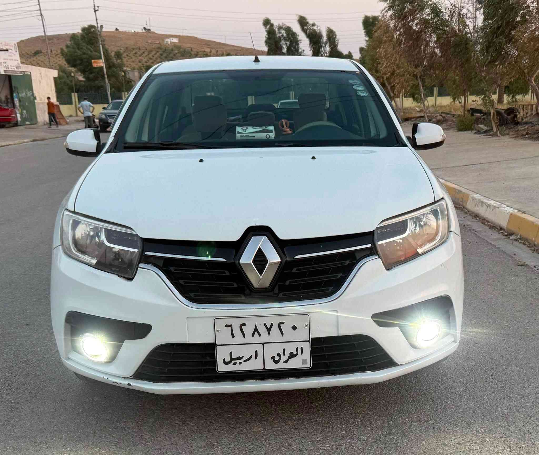 رينو سيمبول 2018 
كير اوتوماتيك
تبريد شغال
شاشة جبيرة وكامرة
تايرات جديدة
مسوي ادامة كاملة للسيارة والمحرك وقايش تايم ورولات وباتري جديد والسونار هم موجود بالصور والمعجون فقط على كد القلم الاحمر
السيارة حلوة وجاهزة ماتصرف عليها شي وشرط التحويل
*********** واتساب
العنوان /موصل
