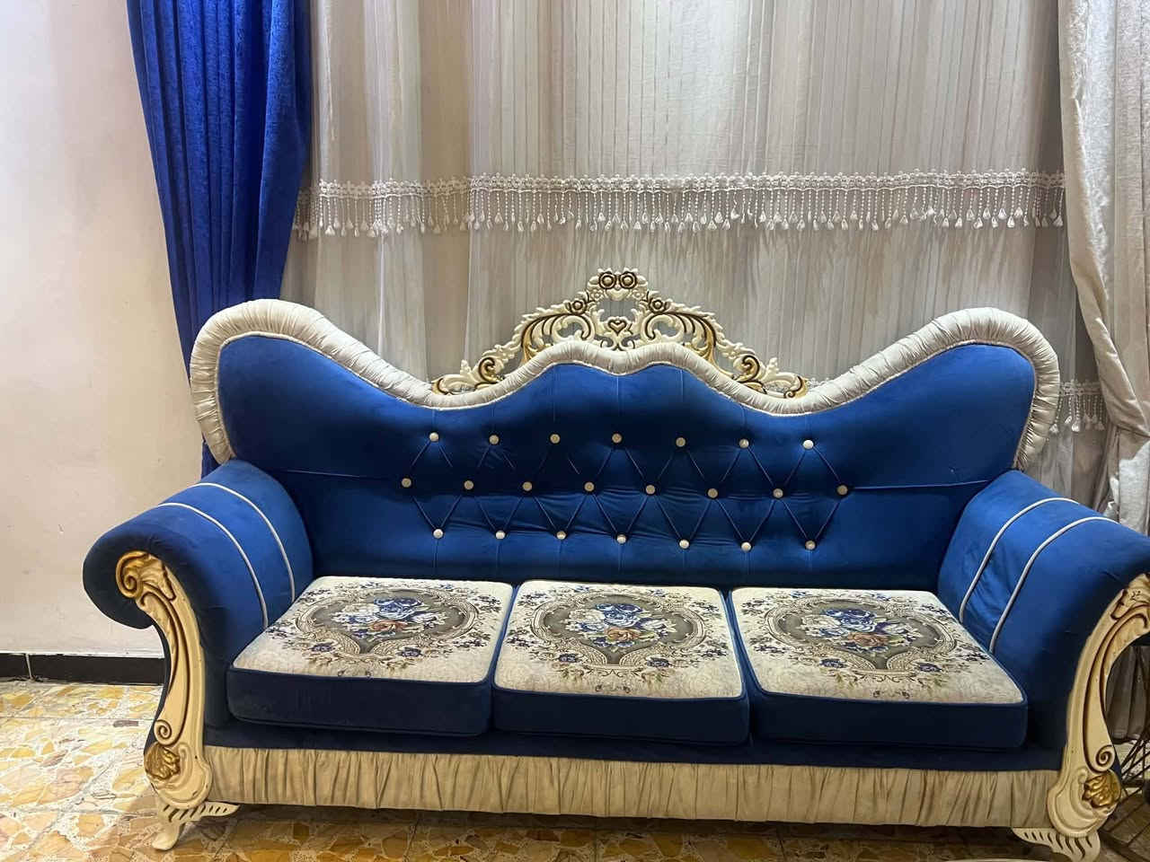 تخم للبيع 10مقاعده متحرك السعر 500عنواني بغداد الغزالي شارع خوله
للاستفسار تصال على الرقم***********

