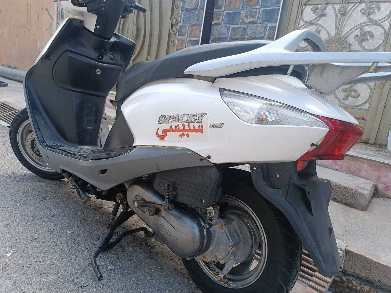 دراجه سبيسي  للبيع نضافه تامه تخم تاير جديد تجفيت صارله 3 ايام  غراض مكينه كله كوري أصلي شركه..مكاني رفاعي.....***********
