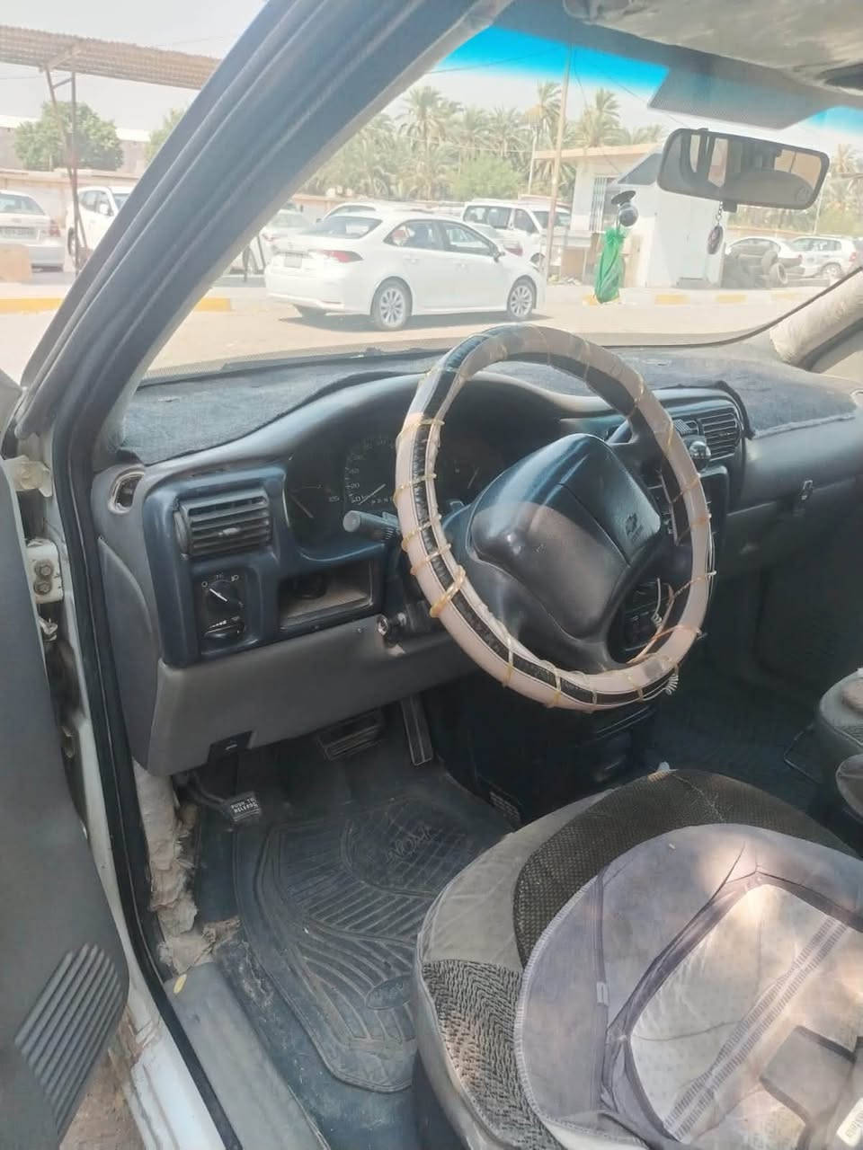 شفروليت 
موديل 1999 رقم بغداد باسمي سنويه لحد 2029 / 7 راكب سياره جاهزه للاخير گير ومحرك مكفول محرك كامري ابو جف كير اوتوماتيك مابيها ضربه بلادي 
السعر 55 وبيها مجال
مكاني ديالى / خانقين
***********
