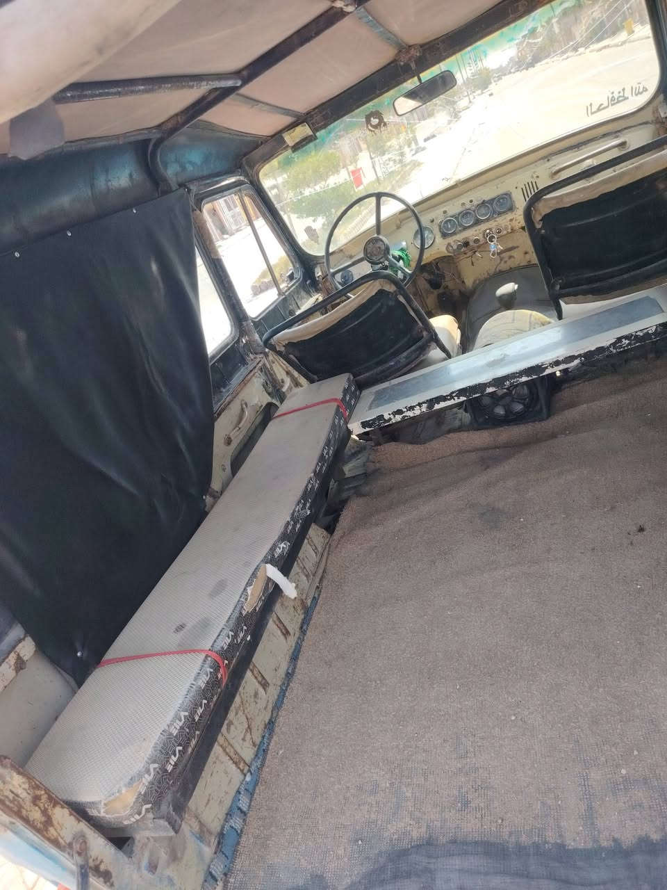 واز 88بدون للبيع مكينه ونجي وكير اتو   إكسل فاره  سياره حلوه مال شغل   شاصي مكفول تايرات نص عمر  صدر جديد السعر 3,500وبيها مجال  شراي اتصل  وتدلل للاستفسار الاتصال على الرقم ***********  المكان واسط الصويره
