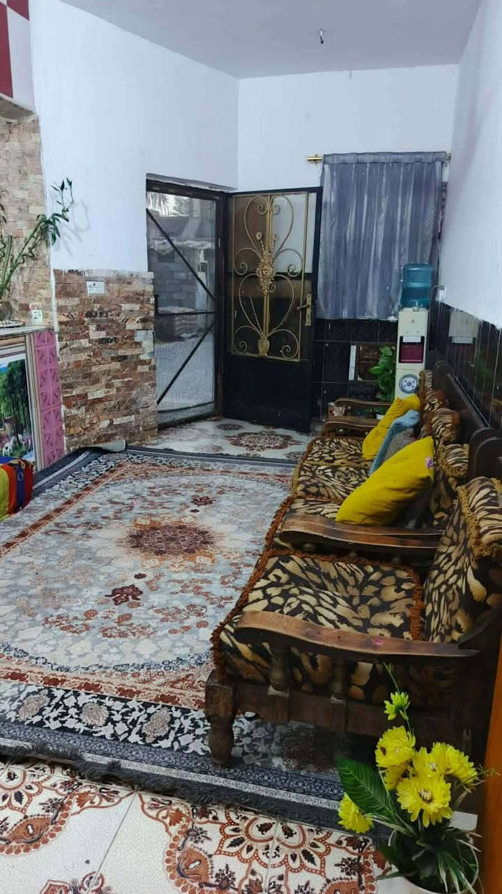 الدار للبيع مساحه ٥٥٠ سند ١١٧ الخدمات كامله ماء مجاري تبليط كهرباء ثري فيز صوندات ماء ثنين كل وحدة من ابي العنوان بغداد بوب الشام منطقة ابو عليان السعر ٨٧ وبيه مجال قليل حك الجيه للاستفسار الاتصال ***********
