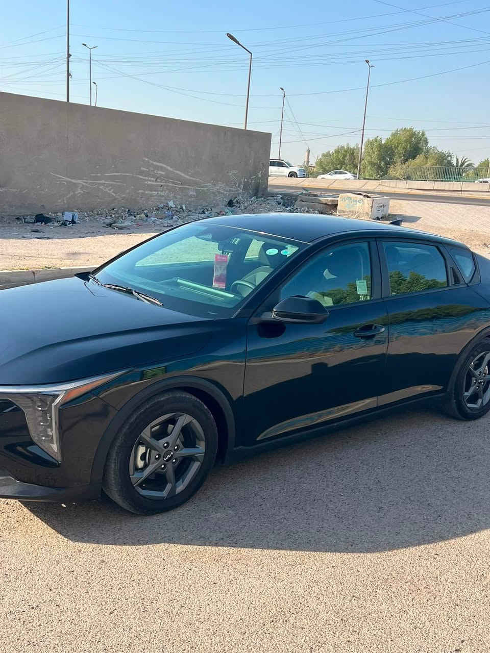 السلام عليكم 
كي فور للبيع
مواصفات معروفه 
حادثها جاملغ وباب خلفي بدون دواخل بدون ايرباك 
بيها سونار
السعر 163بيها مجال قليل
رقم ***********
واتساب ***********
