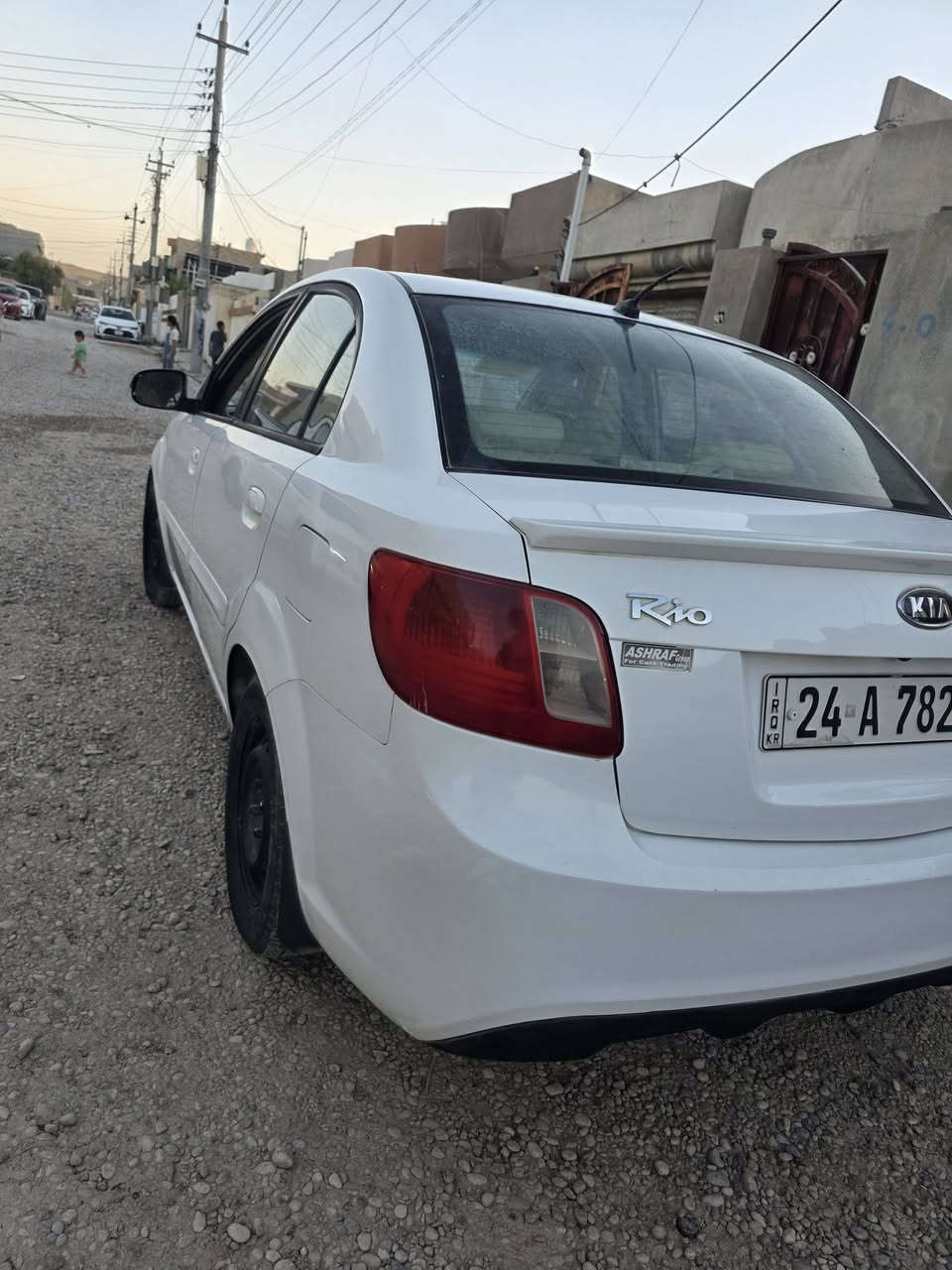 كيا ريوه 2011 تخم تاير تخم جديده سنويه باقى سنه تنتهى بيها صبغ بوند وجاملغ ونص باب خلف سايق بيها راس شاصى 75 $ ومجال (***********)
