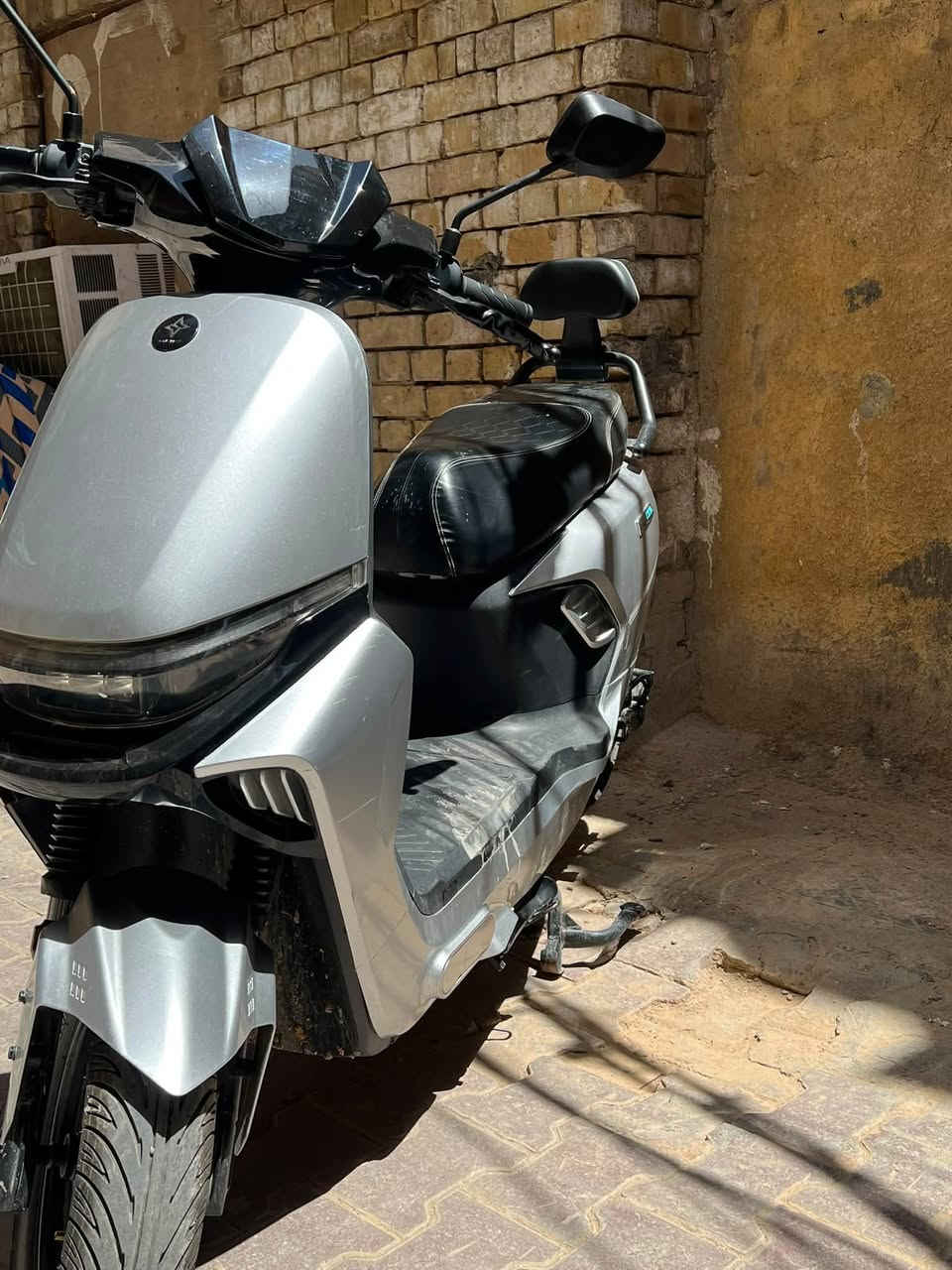 السلا عليكم دراجة بطارية ليثيوم
60فولت 40امبير 950قفل من الاخير 
*********** بغداد
