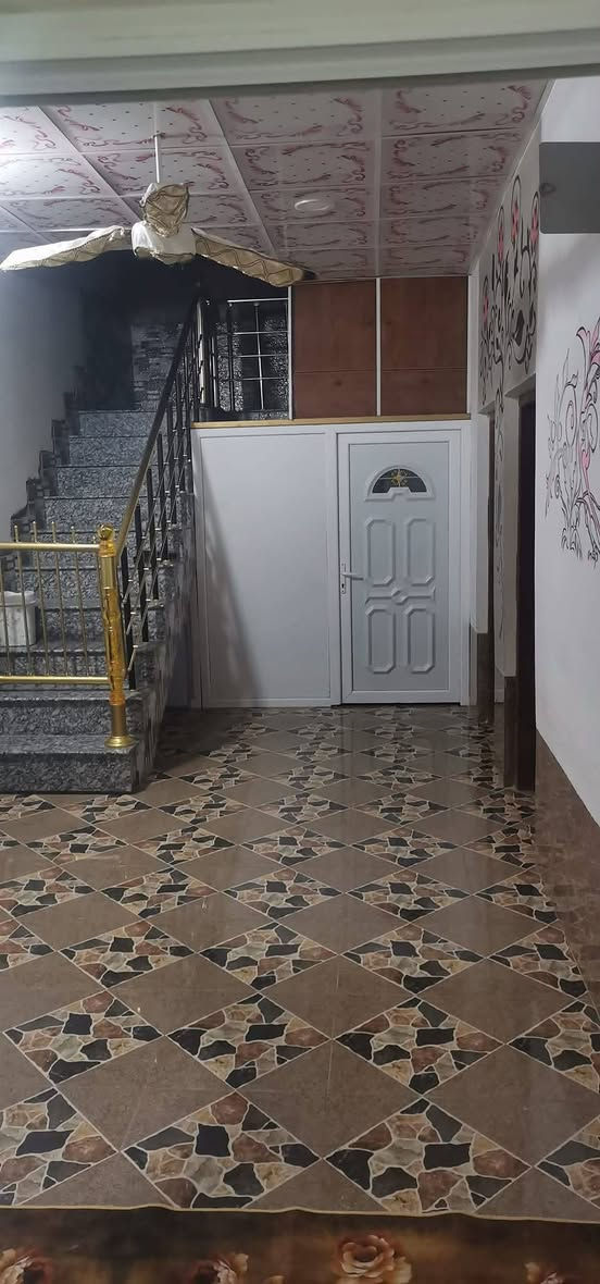 دار للبيع 
الانبار حديثة الحي العسكري 
خلف القائمقامية الجديدة 
258 م طابو صرف ركن 
طابق واحد غرفتين وهول وديوان وصحيات ومطبخ 
السعر 68 وبي مجال 
للاستفسار اكثر مراسلة الصفحة او الاتصال 
***********
