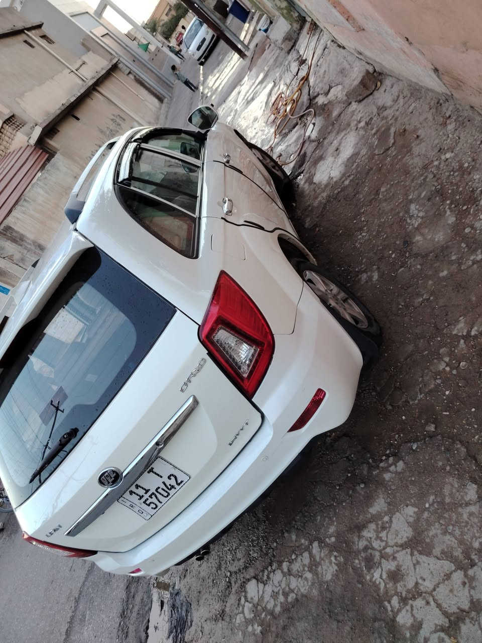 من رخصتكم الادمن سيارة ليفان موديل 2015 نضيفه وتراي انطيك وين ما تريد سياره حيل نضيفه بسمي تحويل مباشر مشروع وطني عنواني موصل اليسر السعر 63 تبريد ثلج شغال جامات كلها كهرب سياره جاهزه مال جنايا و عائليه رقمي ***********
