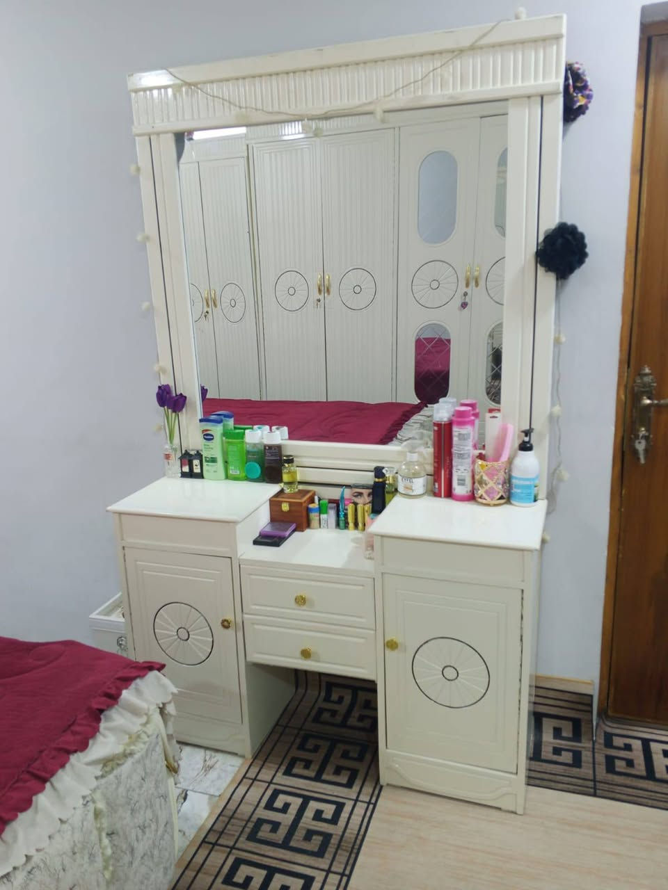 لا توجد تفاصيل

نص مكتوب في الصور:
- ***********