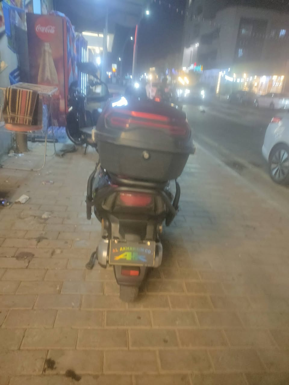 سلام عليكم 
دراجه شحن للبيع بعده زيرو صارله شهر مشتغله بطارياته يقرن 13,5 مفولات يعني وهذا الموديل معروف بعد بسعره وبجداره عارضه ب 800 وبي مجال هذا رقمي ومكاني الرمادي *********** شرط النظافه 100% بس كامرتي مو واضحه
