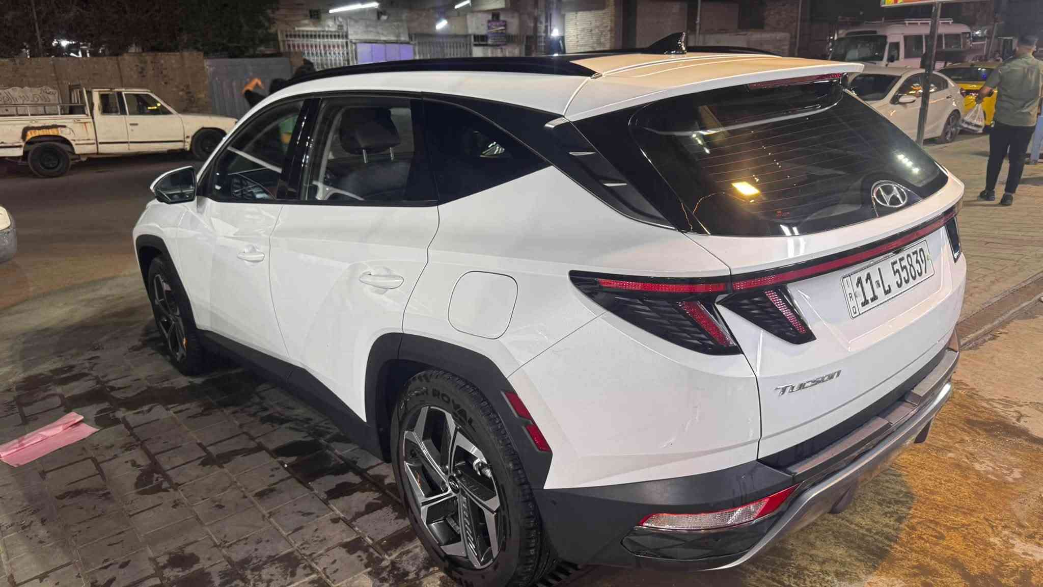 🚘 للبيع هونداي توسان 2022 Limited VIP
السلام عليكم ورحمة الله وبركاته

🔥 هونداي توسان 2022 لمتد VIP – فول مواصفات

📌 معلومات السيارة:

* الموديل: 2022
* الفئة: Limited VIP
* المحرك: 2500 سي سي
* العداد: 80,000 كم
* الحادث: جاملغ وبابين
* السعر: 195 ورقة وبي مجال

✨ المواصفات:

1. بصمة تشغيل + تشغيل عن بُعد.
2. فتحة سقف بانوراما.
3. داخل جلد أسود.
4. كامرات محيطية 360 درجة – خمس كامرات.
5. دشبول رقمي متغير.
6. كشن السائق كهرباء + ميموري + تدفئة + تبريد.
7. كشن الراكب الأمامي كهرباء + تدفئة + تبريد.
8. فتح الكامرة عند الإشارة بالدشبول.
9. تقديم وترجيع السيارة آلي.
10. كشنات خلفية تدفئة.
11. جنطة كهربائية شفط.
12. أشاير بالمرايا.
13. رادارات 360 درجة.
14. كير دكم.
15. أوتو هولد.
16. ويل كب كروم 
17. إيقاف ذاتي.
18. تحديد مسار + قيادة آلية + تحكم ببعد السيارة والتوقف الذاتي.
19. شفتات ستيرن للكير العادي.
20. بجم فول زينون + LED خلفي.
21. وباقي مواصفات الـ VIP.

رقم بغداد باسمي

💰 السعر: 195 ورقة وبي مجال

***********

