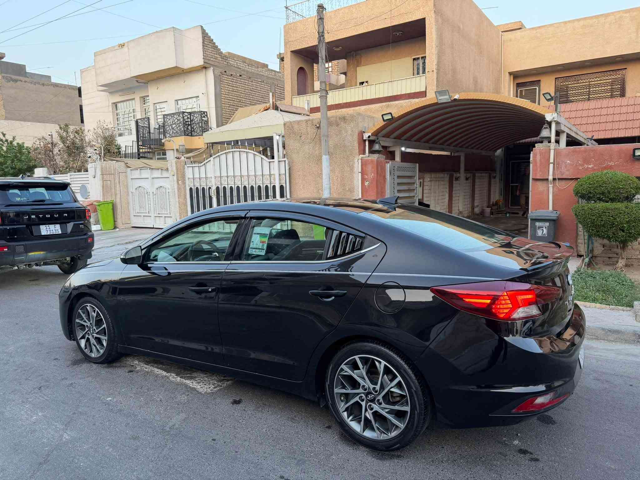 السلام عليكم 🙋🏻‍♂️❤️
للبيع هونداي ألنتره موديل 2019 فول مواصفات Limited رقم بغداد دولي بأسمي تحويل ثاني يوم السياره كير At مكينه 2000 دوش وارد أمريكي ضررها ثلاث قطع كما موضح بالصور بدون شواصي سياره جاهزه ماشيه 93 الف 
مواصفات لمتيد أعلى فئه 🚘
فتحه سلايد 
بصمه تشغيل بصمه أبواب اشاير ترحيب 
شاشه كبيره لمس كامره دواره نظام خرائط GPS 
كشنات تدفئه تبريد داخلها جلد لون عسلي 
كشن السائق كهربائي كشن خزن ميموري ثلاث وضعيات 
استيرن جلد تدفئه 
ويل كب كروم 
بصمه صندوق 
ثلاث انظمه قياده سمارت ونورمال وسبورت sport 
رادارات واشاير بالمري 
شاحن واير ليس لاسكلي 
سماعات دمام انفنتي 
للأستفسار *********** أسيا ➡️

            *********** عراقنا ➡️

أبو علي مكاني بغداد ألبياع السعر 109 وبيها مجال 🌸🌹
